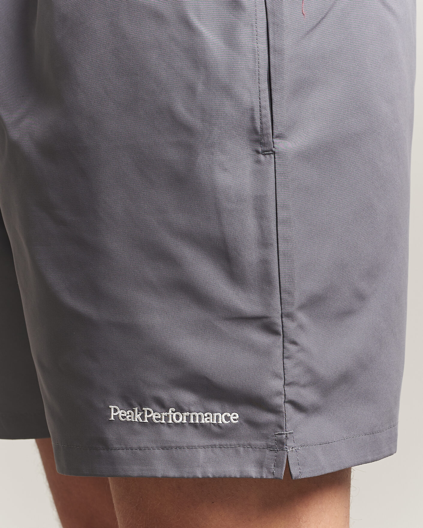 Herr | Badbyxor | Peak Performance | Swimshorts Quite Grey