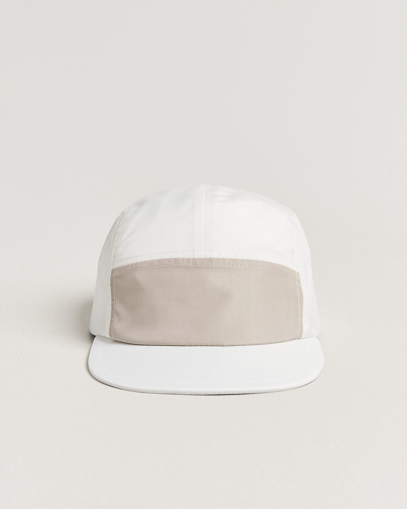 Herr | Hattar & kepsar | Peak Performance | Lightweight Cap White/Sand Fog