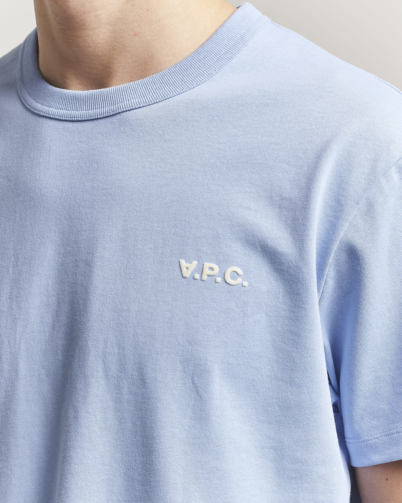 Herr | T-Shirts | A.P.C. | Boxy Fit Petit VPC T-Shirt Light Blue