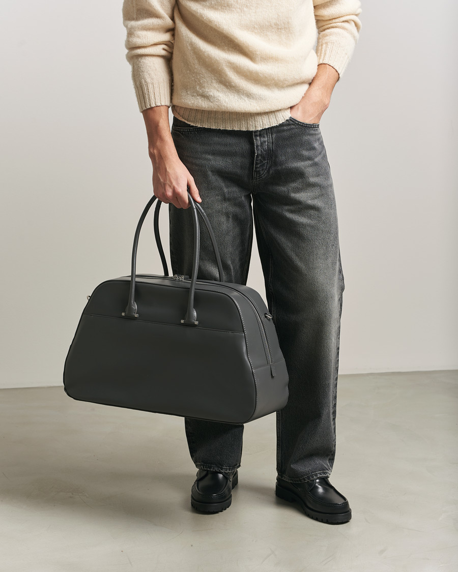 Herr | Väskor | Tiger of Sweden | Navisa Smooth Leather Weekendbag Jet Grey