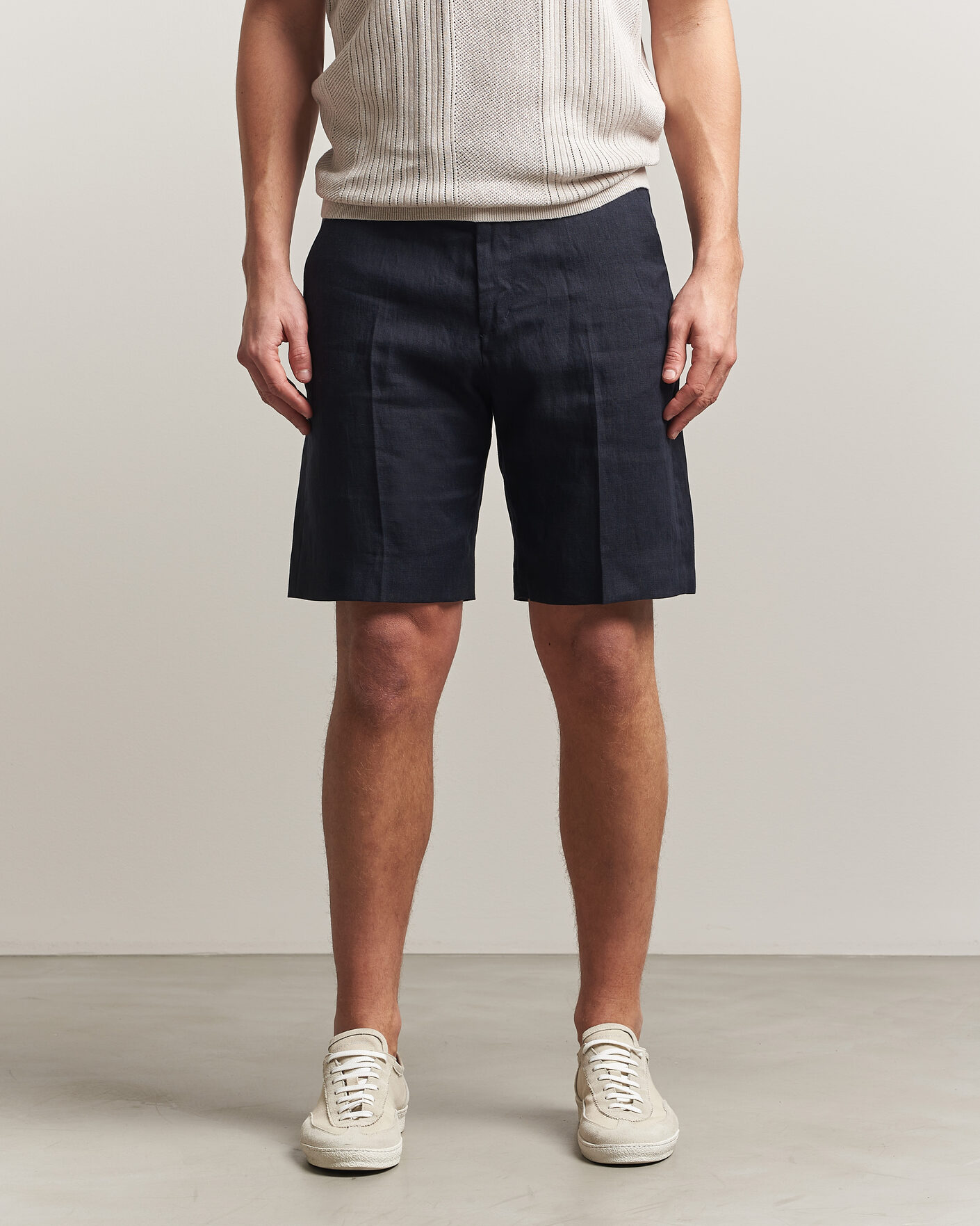 Herr | Shorts | Tiger of Sweden | Troy Pleated Linen Shorts Midnight Blue
