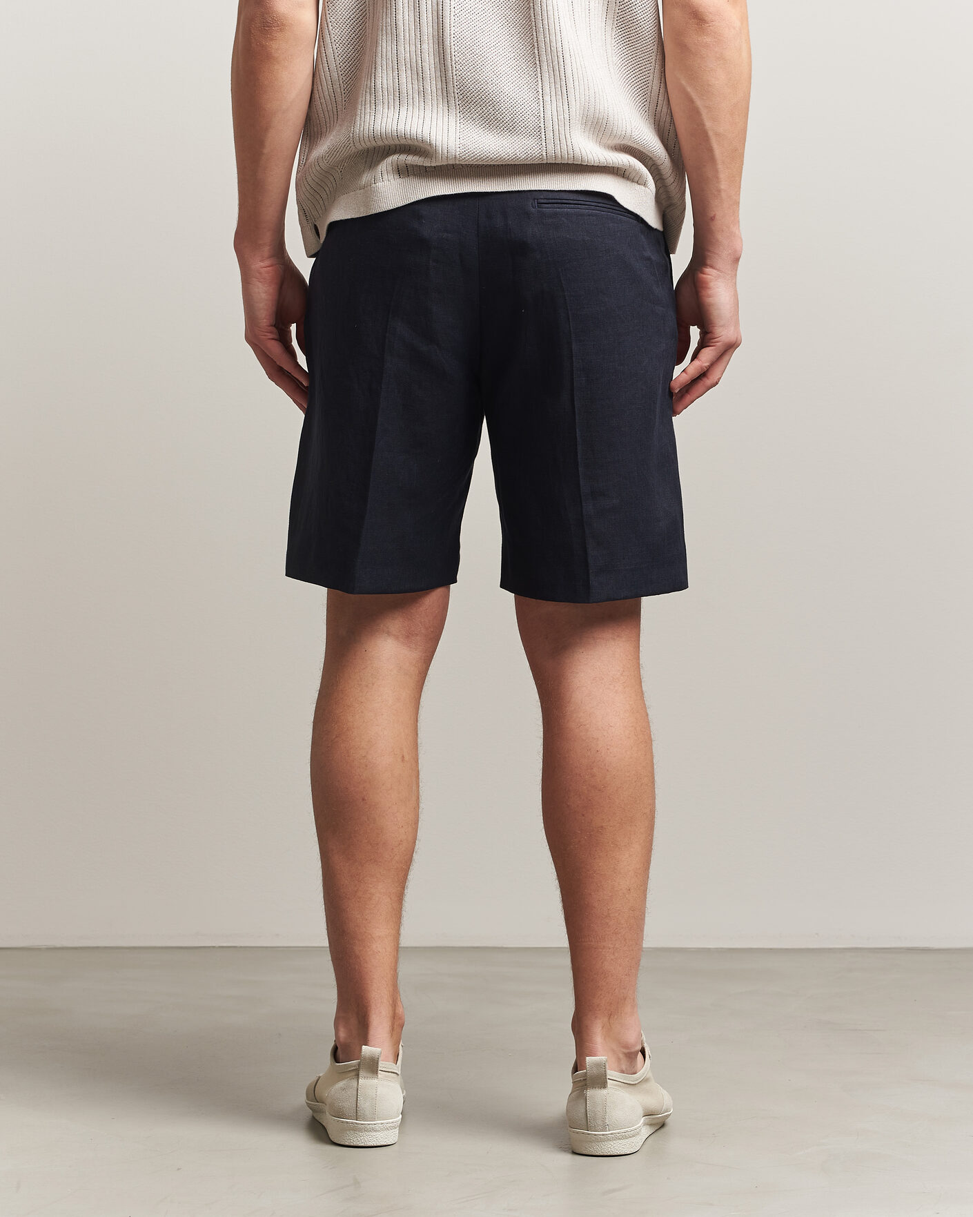 Herr | Shorts | Tiger of Sweden | Troy Pleated Linen Shorts Midnight Blue