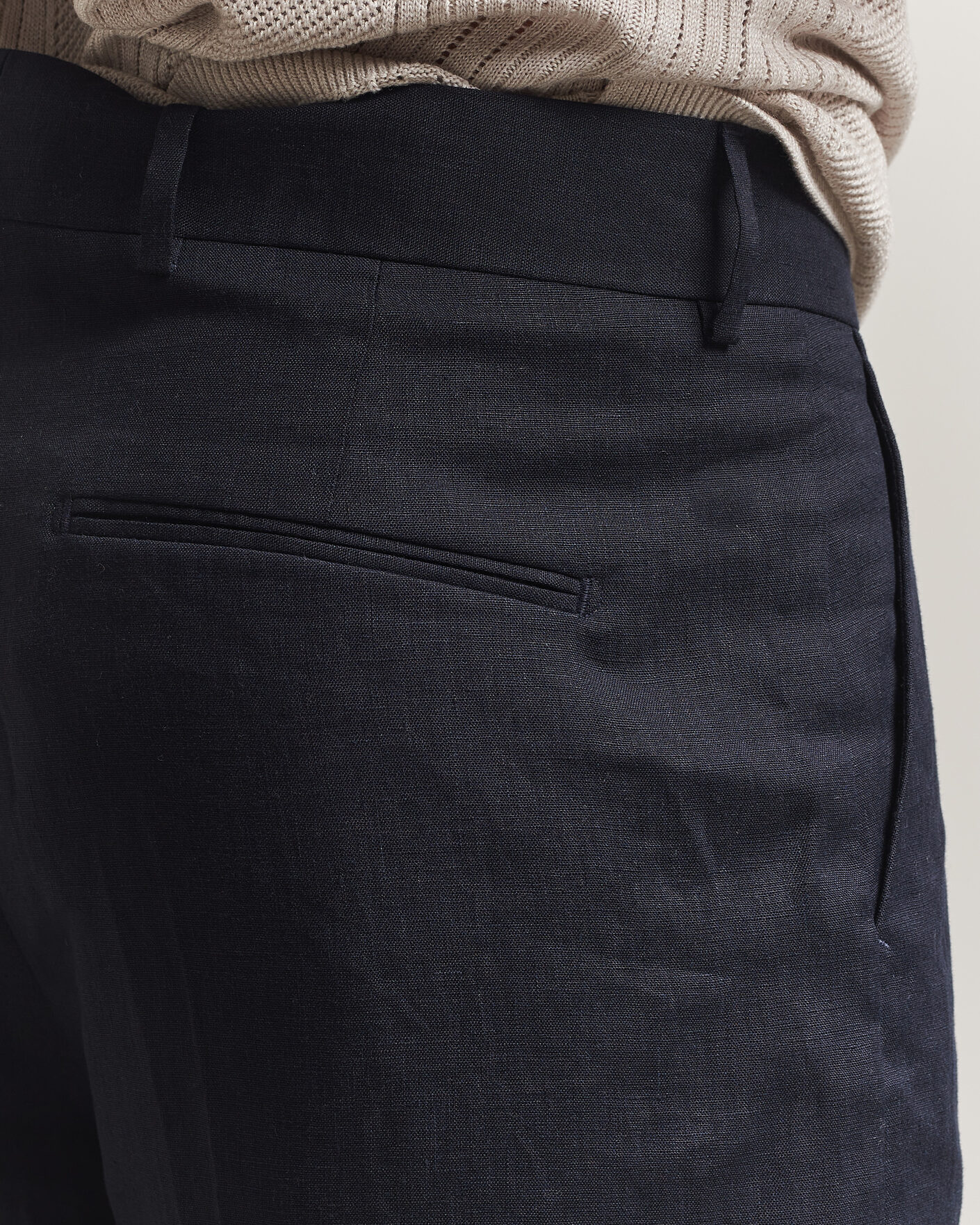 Herr | Shorts | Tiger of Sweden | Troy Pleated Linen Shorts Midnight Blue