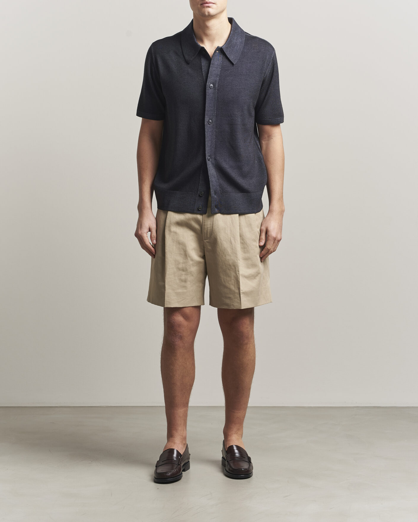 Herr | Skjortor | Tiger of Sweden | Araawen Merino Knitted Short Sleeve Shirt Light Ink