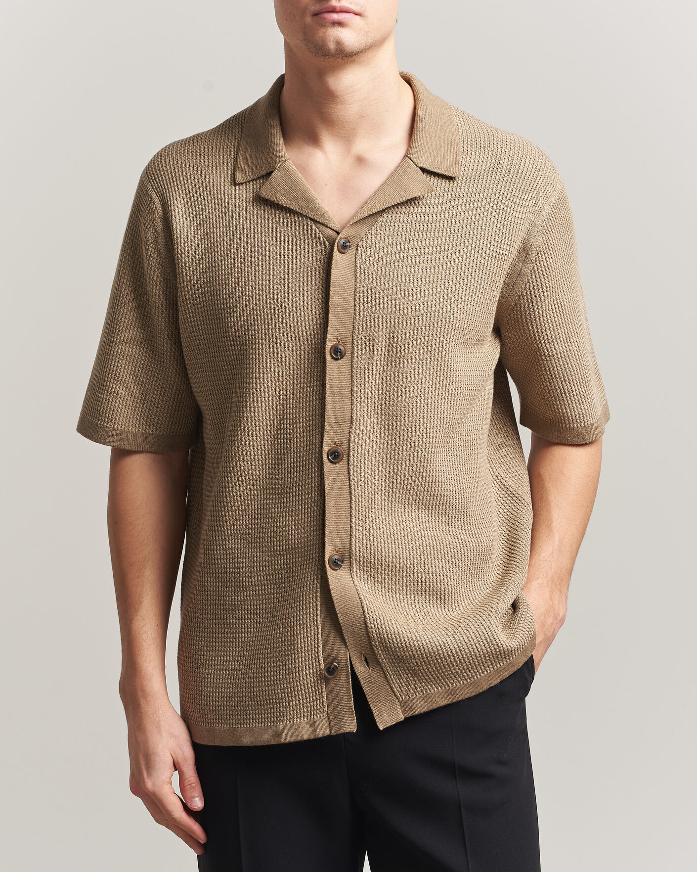 Herr | Skjortor | Tiger of Sweden | River Knitted Short Sleeve Shirt Umber Brown