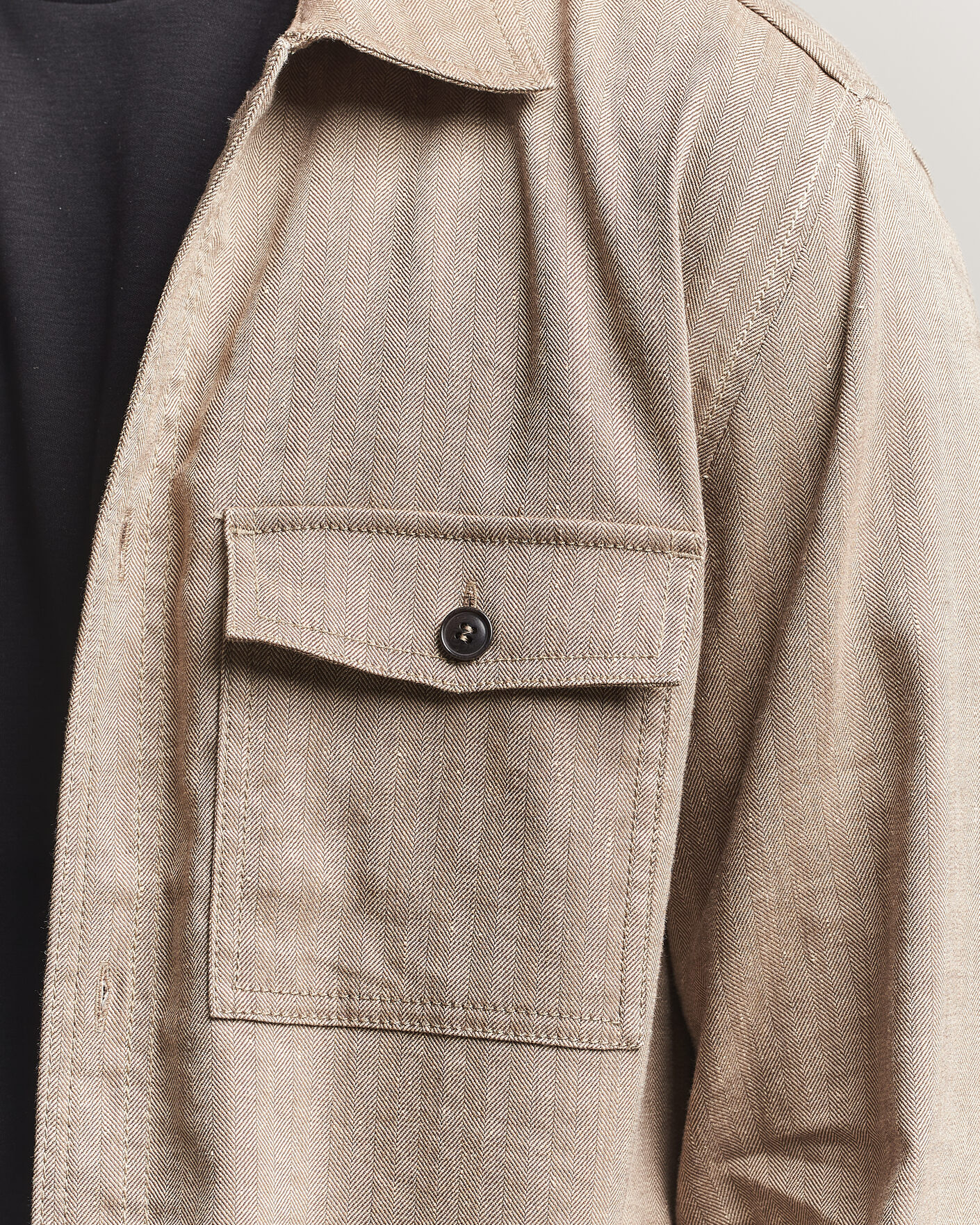 Herr | Skjortor | Tiger of Sweden | Bishop Linen Overshirt Vintage Beige