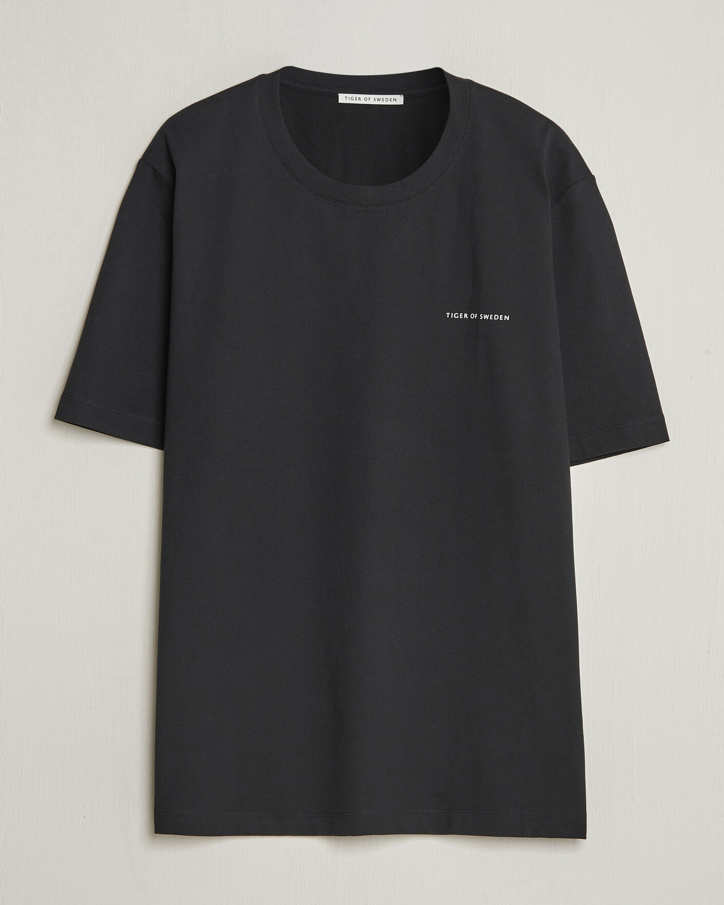 Herr | T-Shirts | Tiger of Sweden | Pro Cotton Logo T-Shirt Black