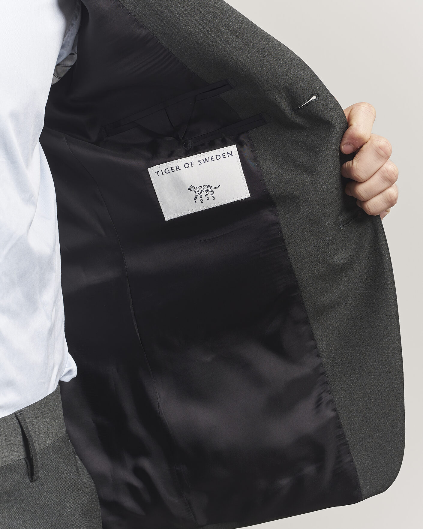 Herr | Kavajer | Tiger of Sweden | Jamie Wool Travel Suit Blazer Olive Extreme