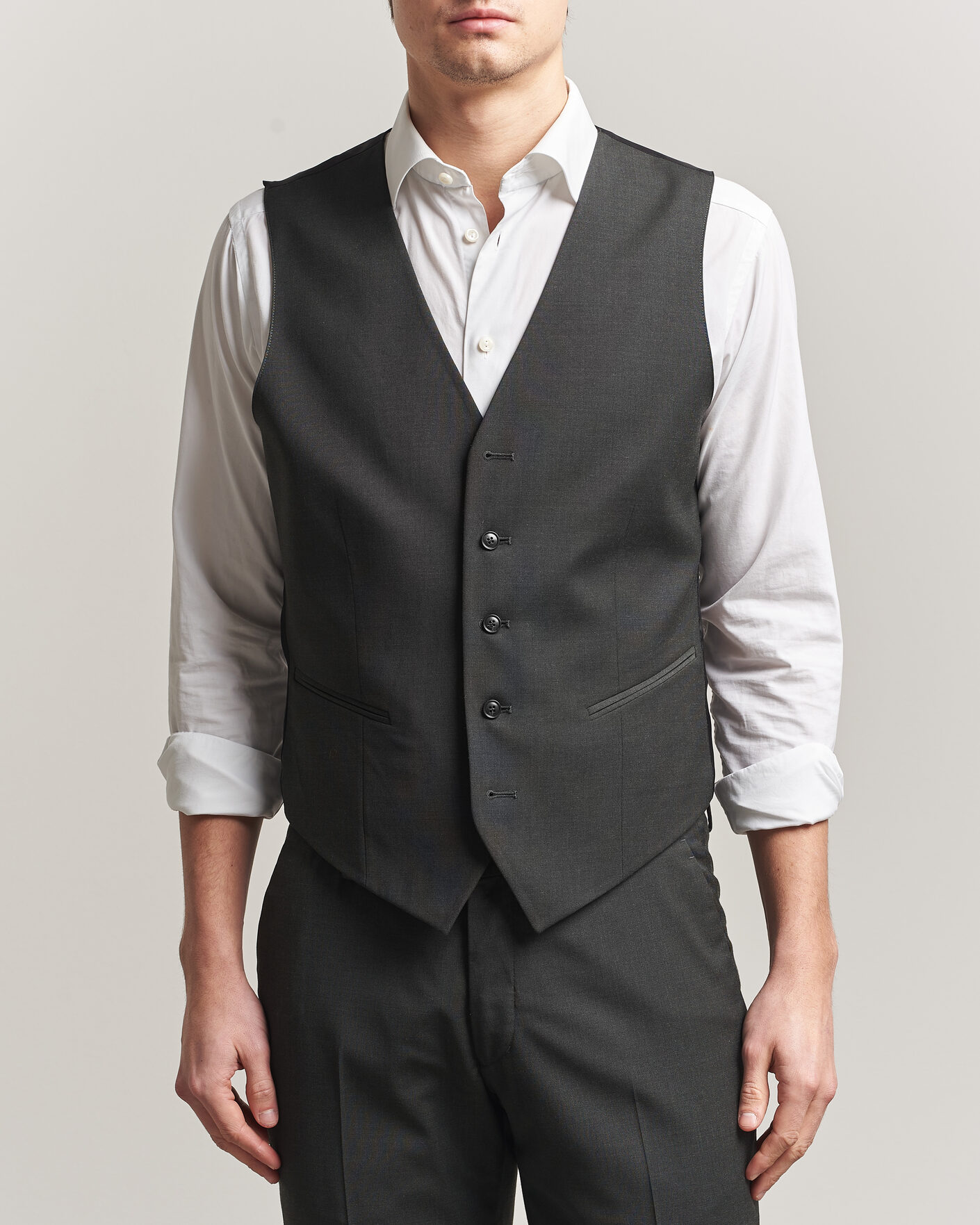 Herr | Kavajer | Tiger of Sweden | Wayde Wool Travel Waistcoat Olive Extreme