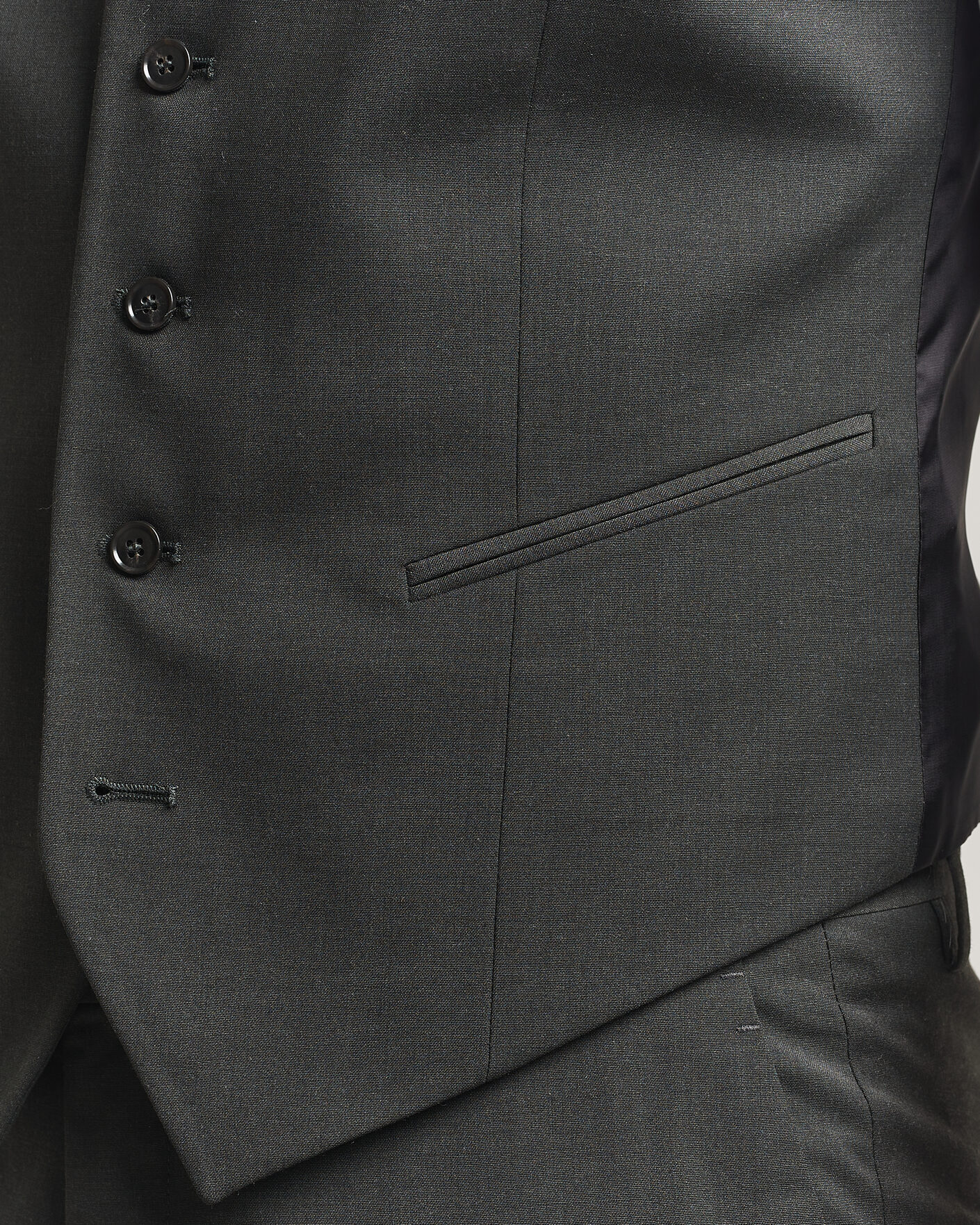 Herr | Kavajer | Tiger of Sweden | Wayde Wool Travel Waistcoat Olive Extreme