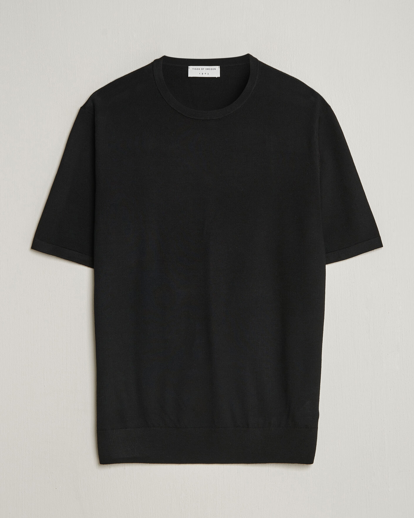 Herr | T-Shirts | Tiger of Sweden | Connor Knitted Crew Neck T-Shirt Black
