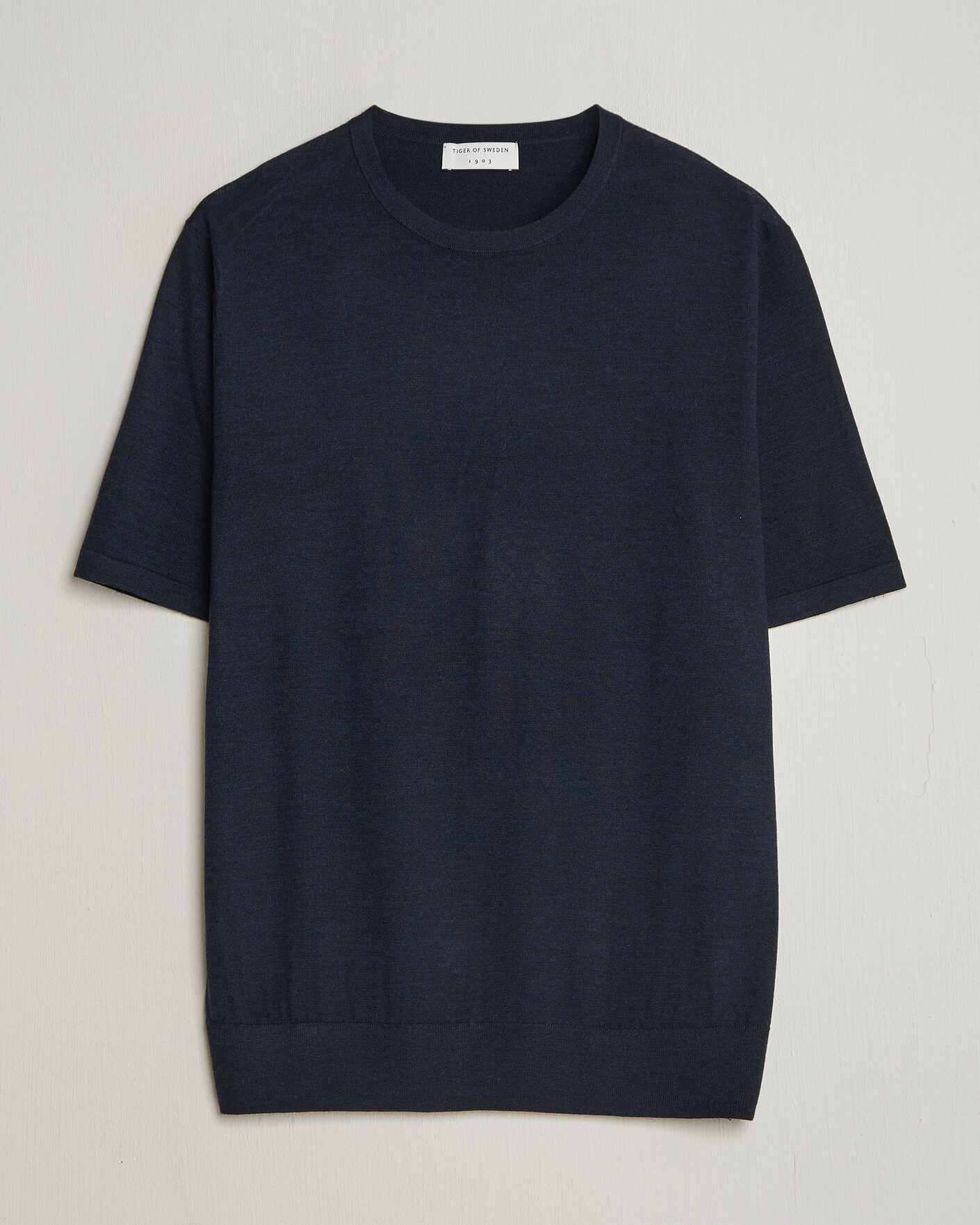 Herr | T-Shirts | Tiger of Sweden | Connor Knitted Crew Neck T-Shirt Light Ink