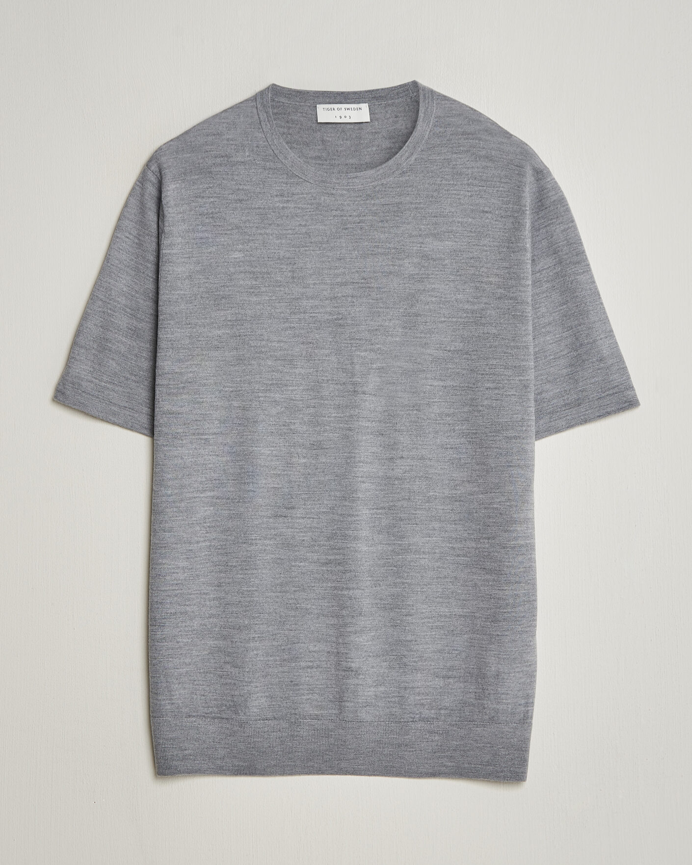 Herr | T-Shirts | Tiger of Sweden | Connor Knitted Crew Neck T-Shirt Grey Melange
