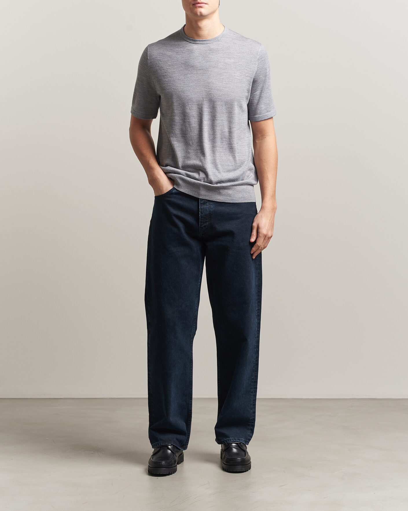 Herr | T-Shirts | Tiger of Sweden | Connor Knitted Crew Neck T-Shirt Grey Melange