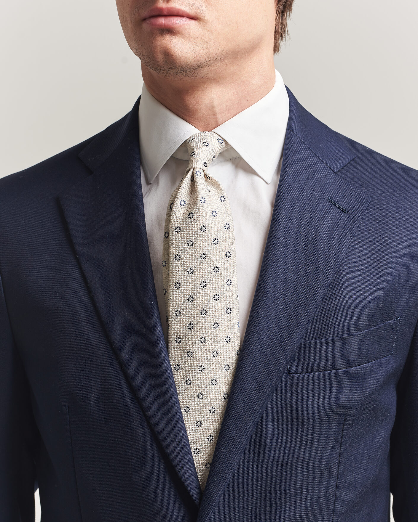 Herr | Slipsar | Amanda Christensen | Silk/Linen 8cm Flower Tie Beige