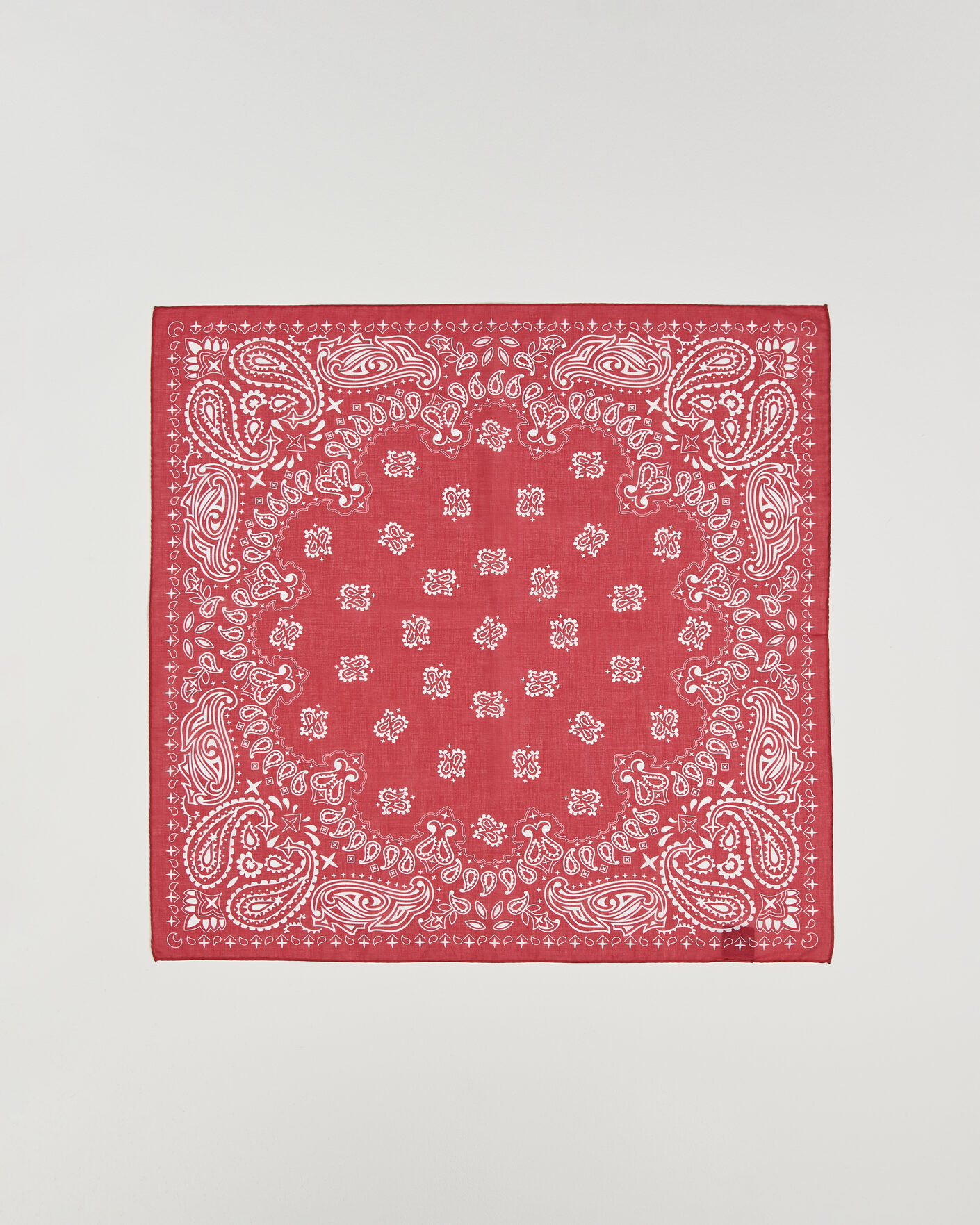 Herr | Scarves | Amanda Christensen | Cotton Voilé Paisley Bandana Red