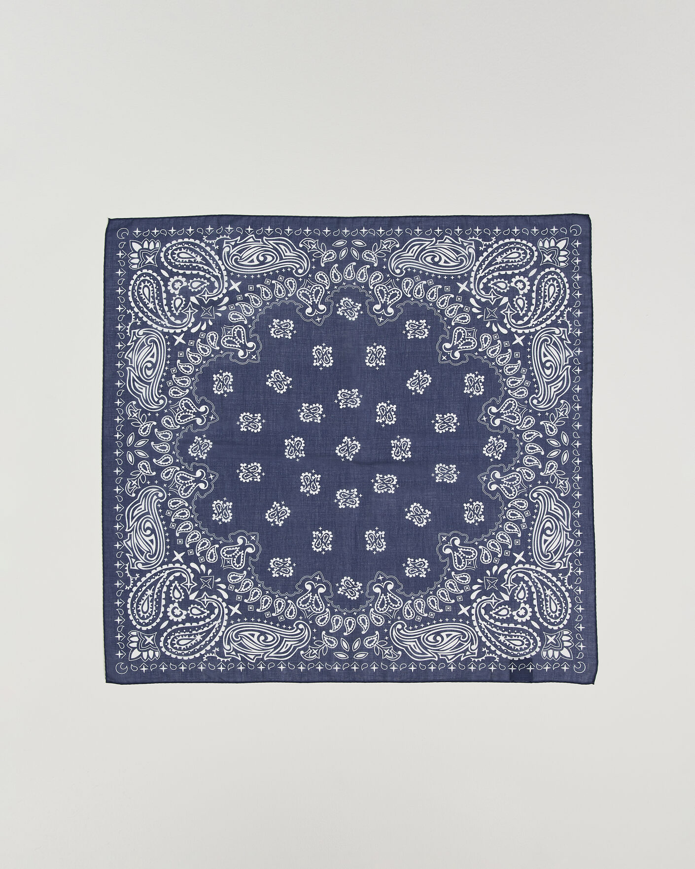 Herr | Scarves | Amanda Christensen | Cotton Voilé Paisley Bandana Navy