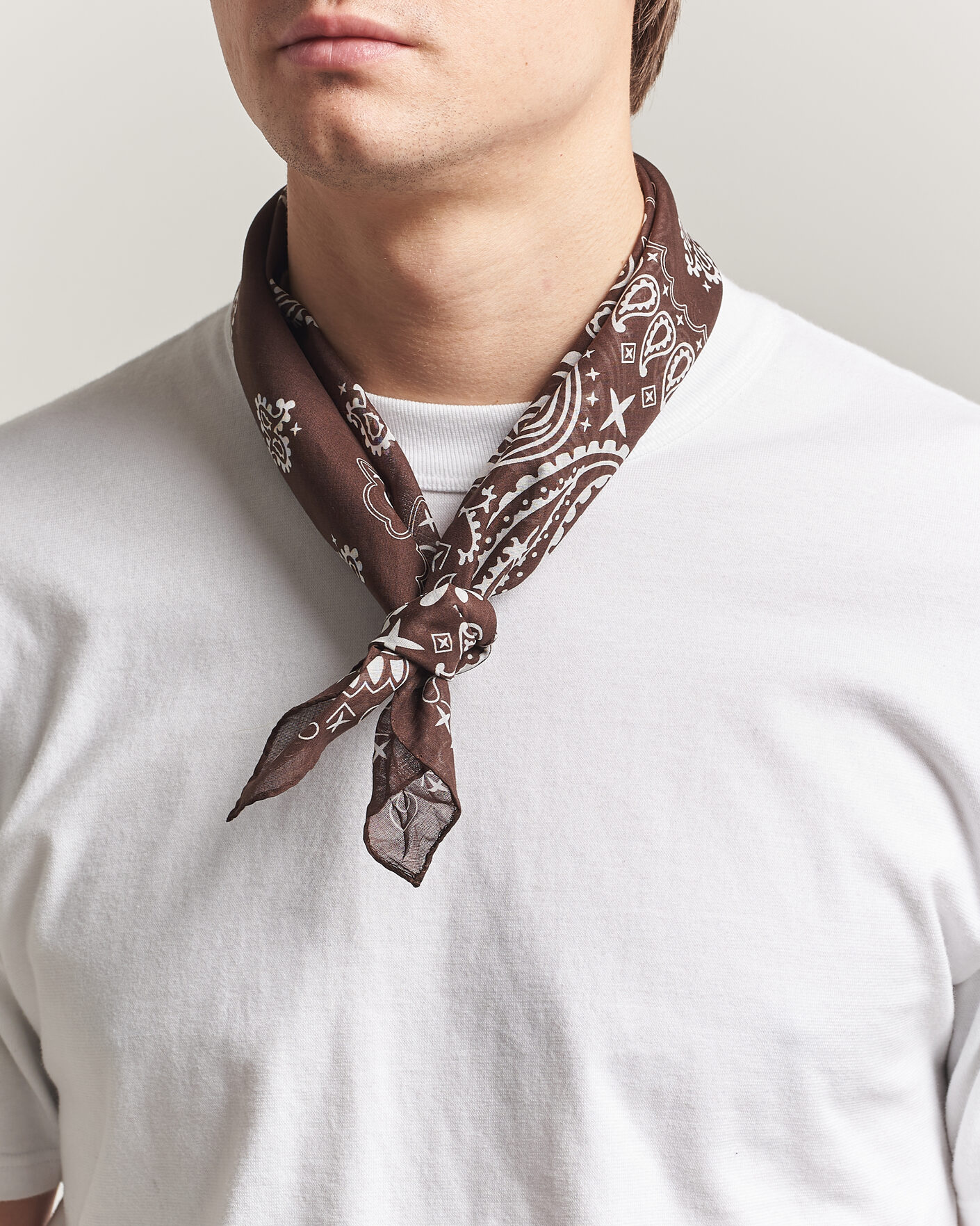 Herr | Scarves | Amanda Christensen | Cotton Voilé Paisley Bandana Dark Brown