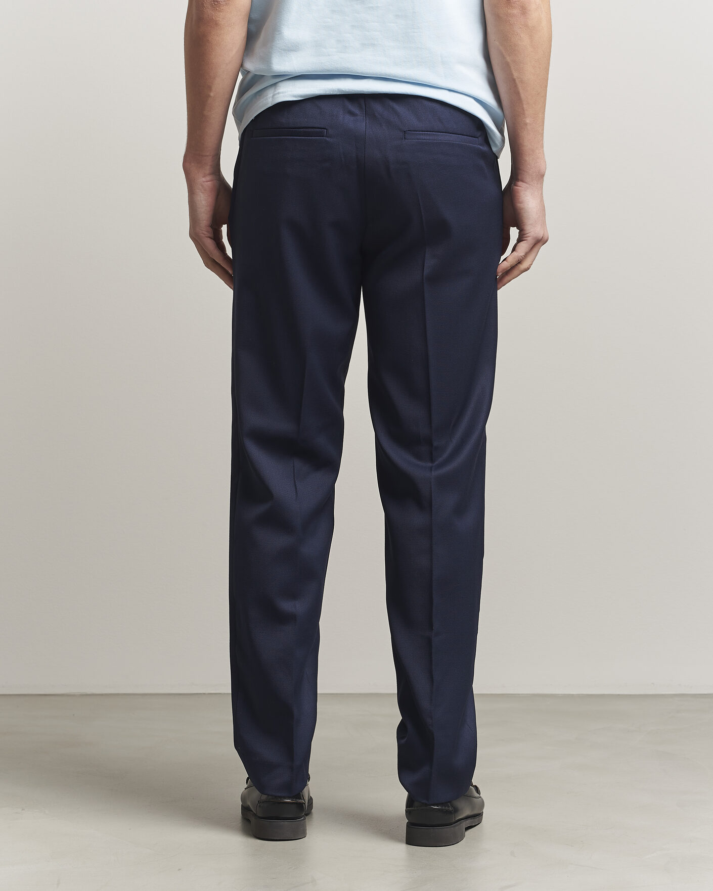 Herr | Byxor | Filippa K | Theo Relaxed Wool Trousers Ink Navy