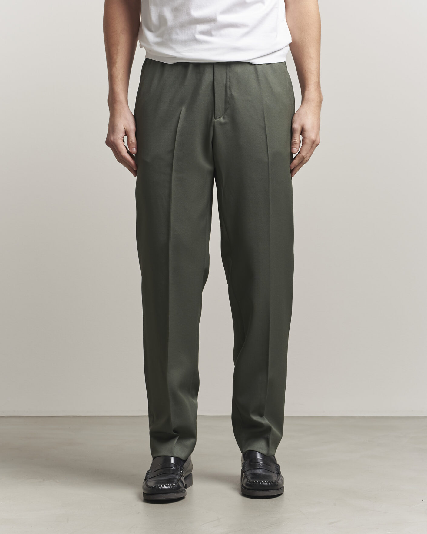 Herr | Byxor | Filippa K | Theo Relaxed Wool Trousers Grey Green
