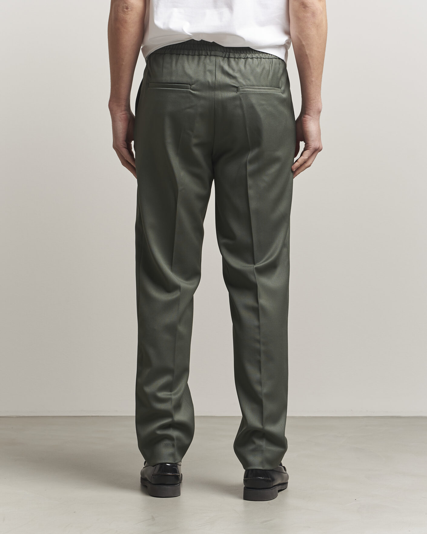 Herr | Byxor | Filippa K | Theo Relaxed Wool Trousers Grey Green