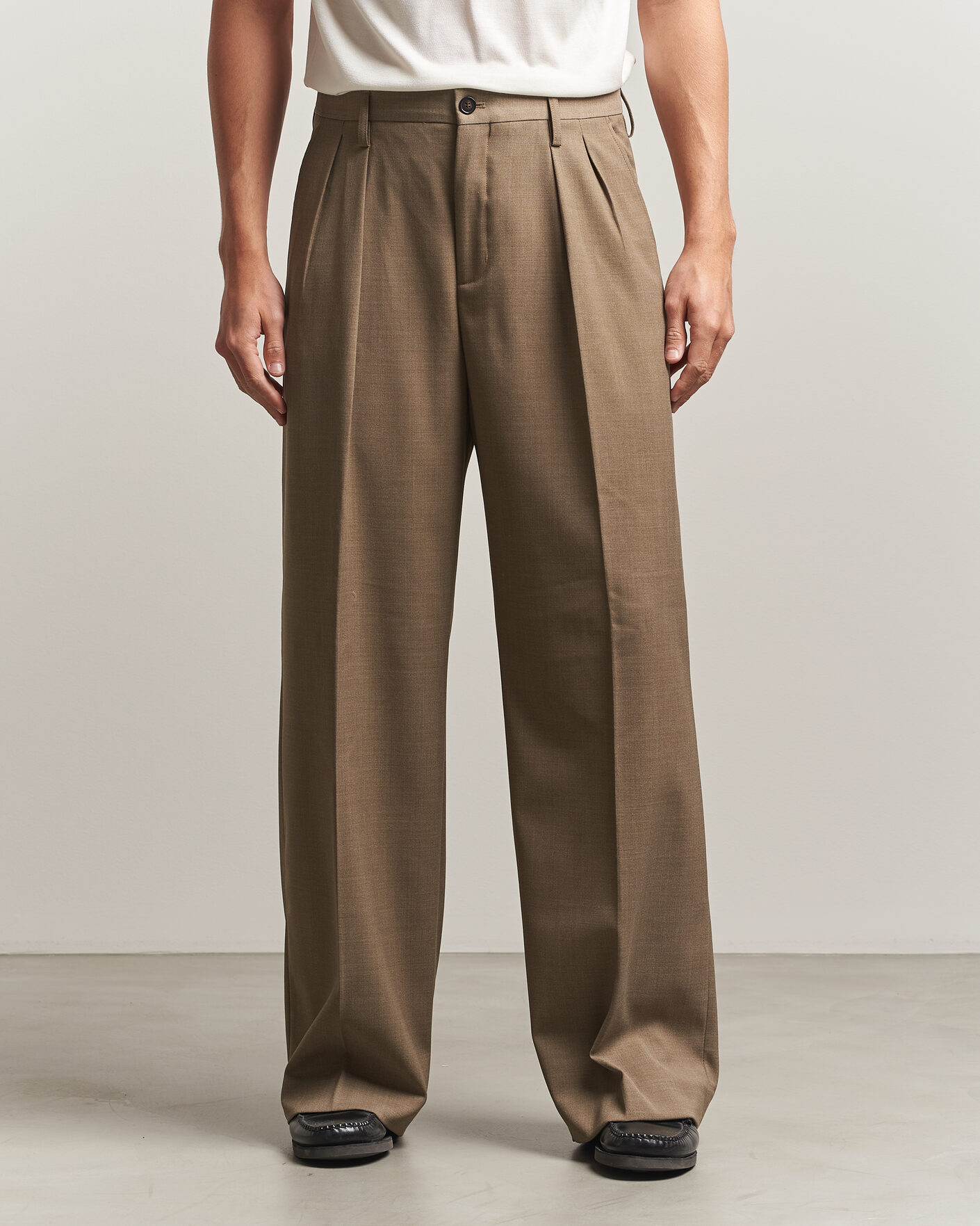 Herr | Byxor | Filippa K | Milo Wide Wool Trousers Light Driftwood