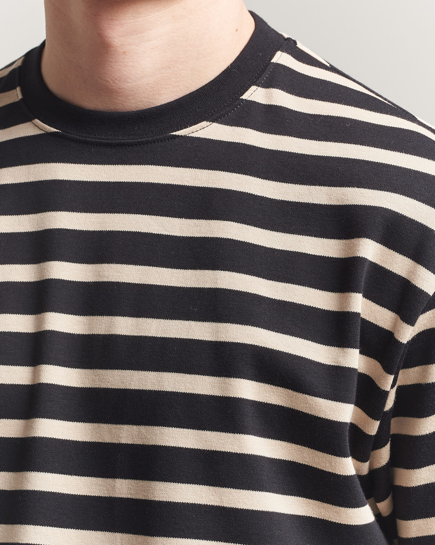 Herr | T-Shirts | Filippa K | Striped Crew Neck T-Shirt Black/Pearl