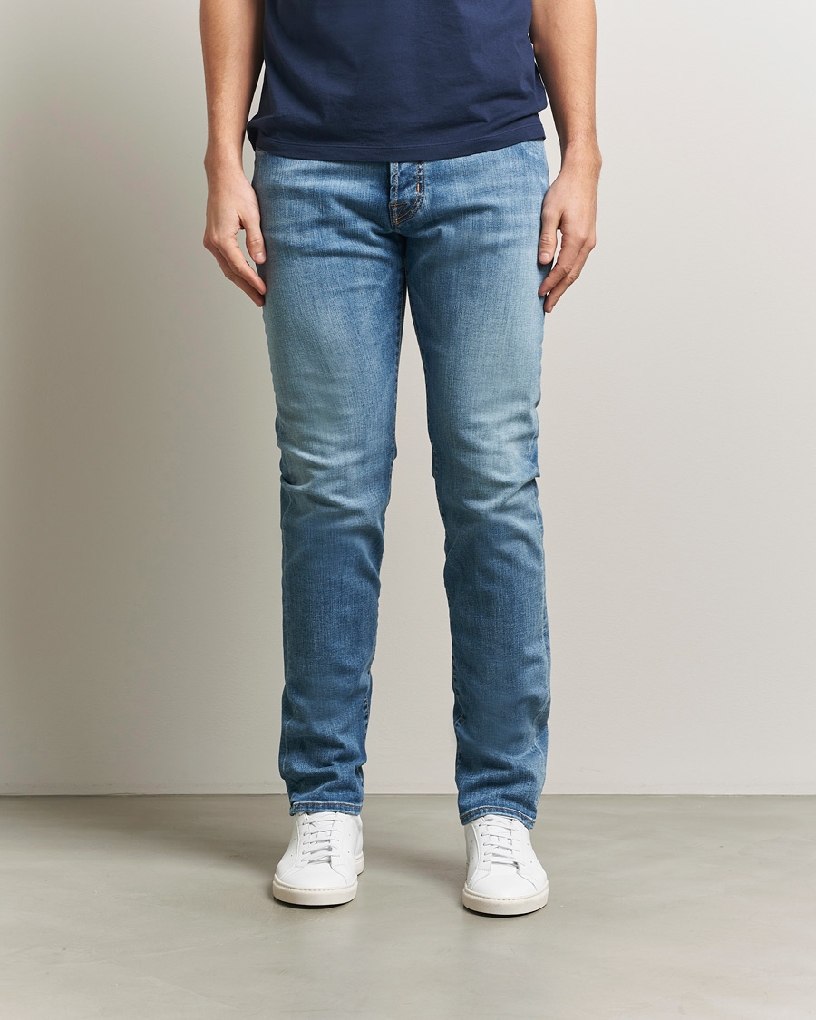 Herr | Jeans | Jacob Cohën | Bard Slim Fit Stretch Porsche Patch Jeans Mid Blue