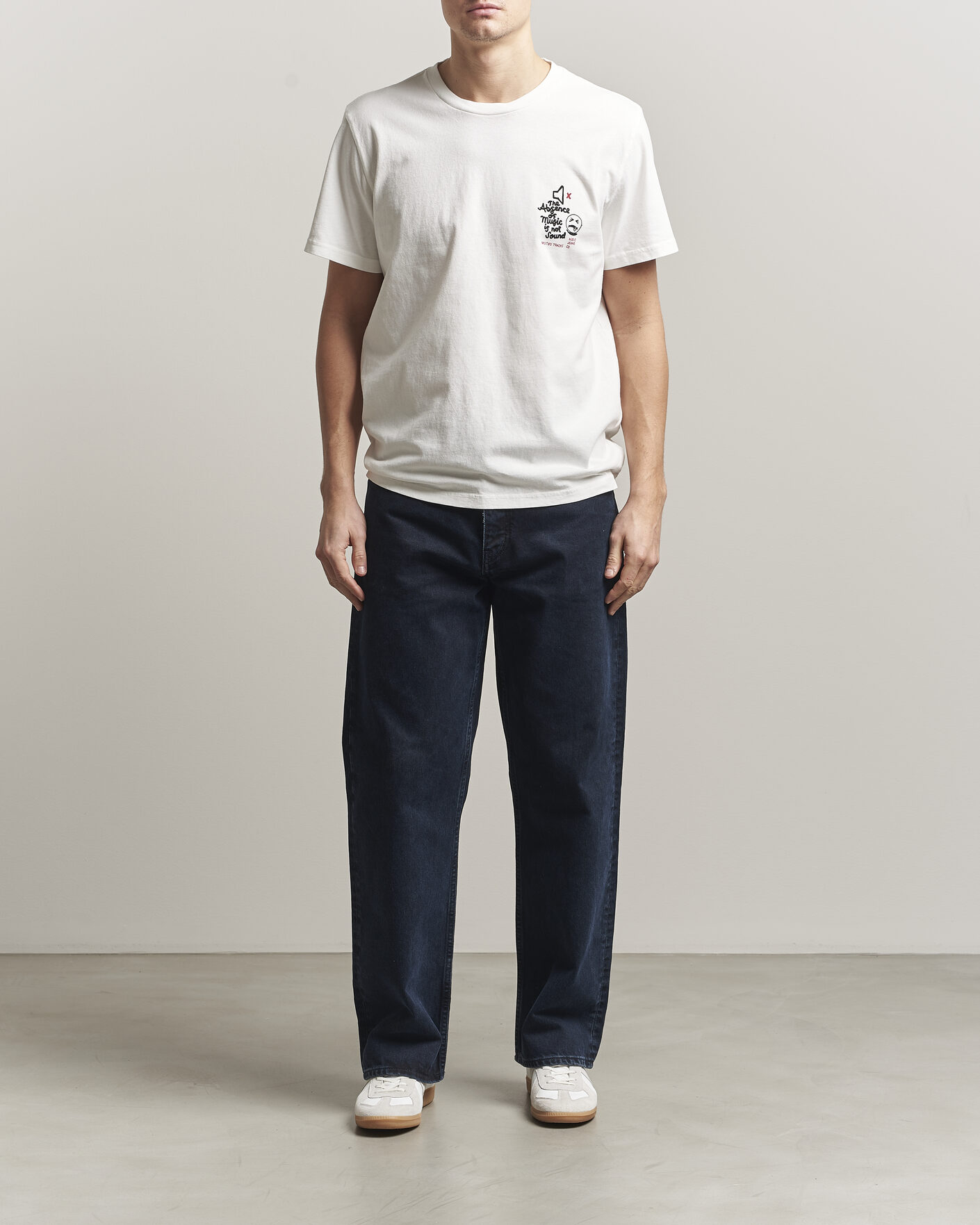 Herr | T-Shirts | Nudie Jeans | Roy Printed T-Shirt Chalk White