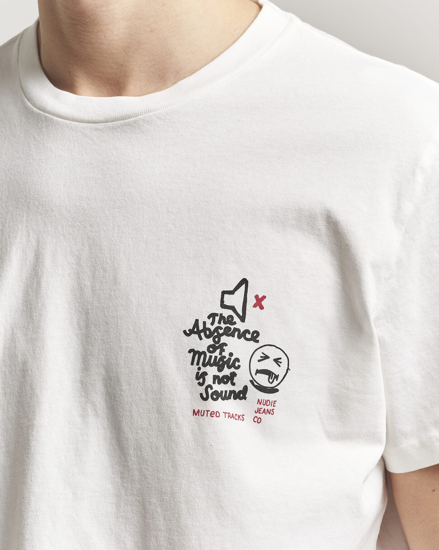 Herr | T-Shirts | Nudie Jeans | Roy Printed T-Shirt Chalk White