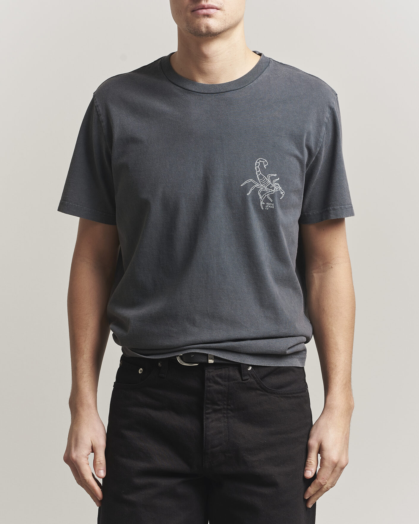 Herr | T-Shirts | Nudie Jeans | Roy Printed T-Shirt Antracite