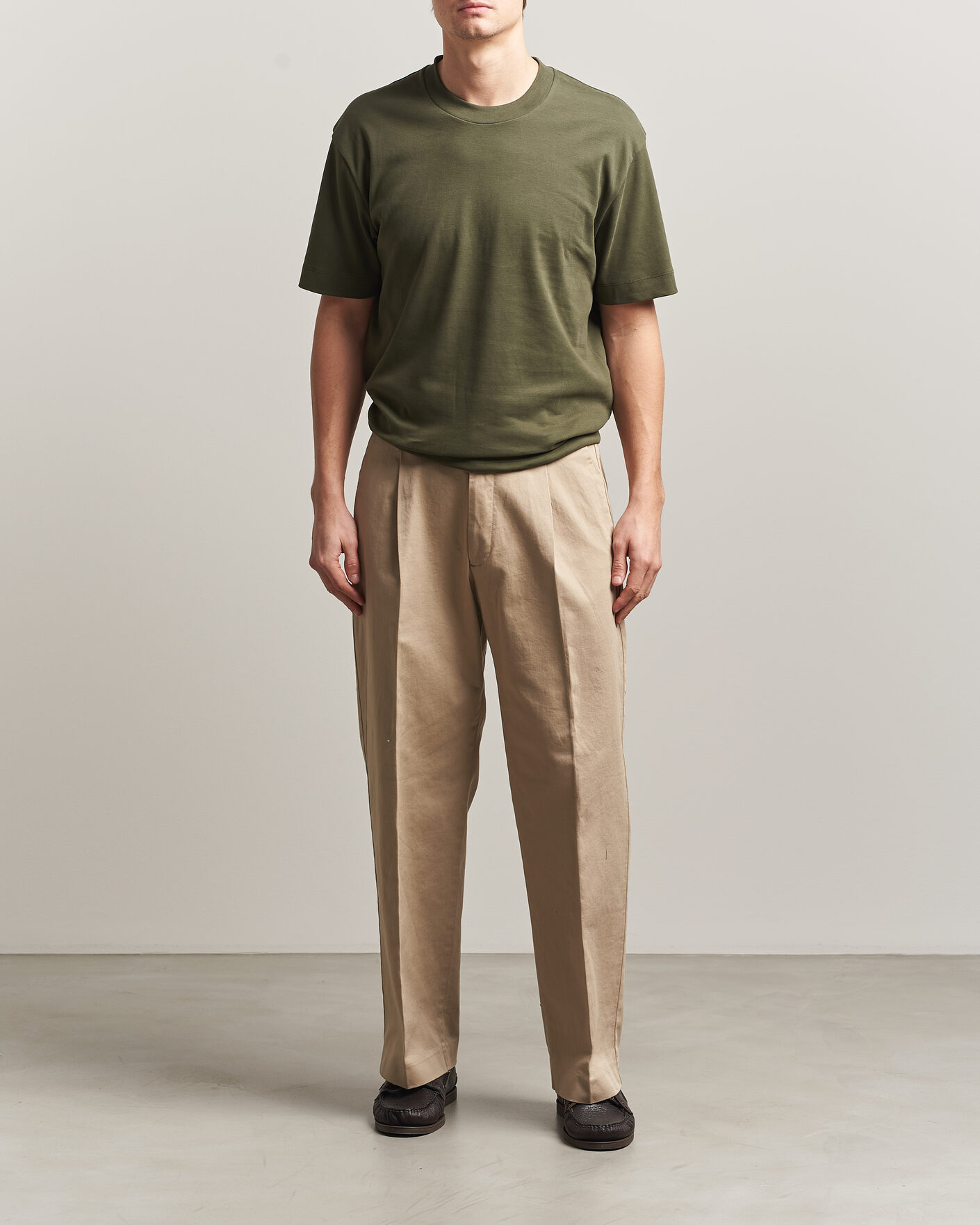 Herr | T-Shirts | Sunspel | Heavy Weight Supima Cotton T-Shirt Deep Olive