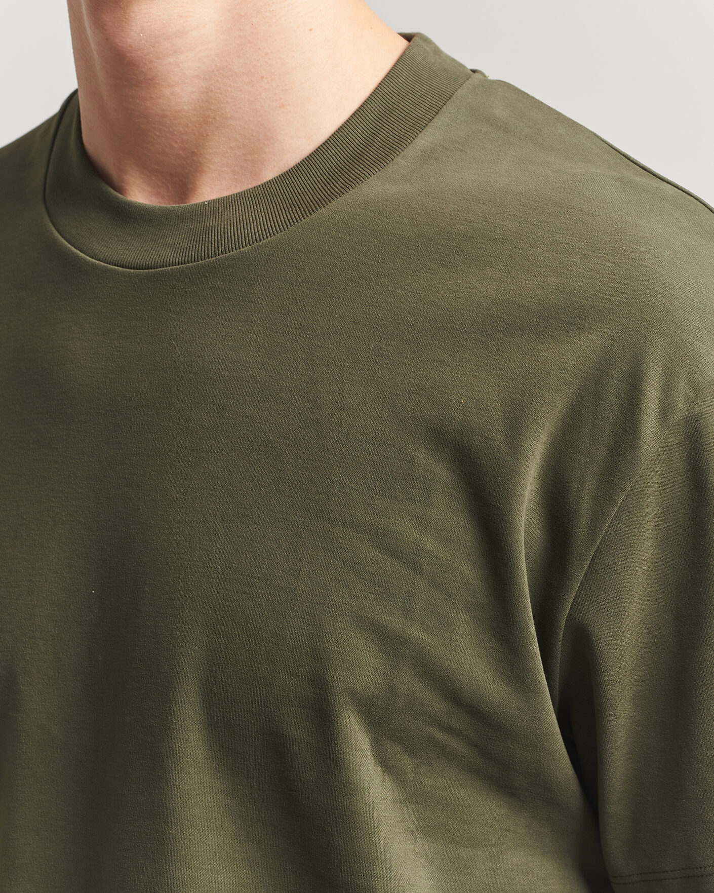 Herr | T-Shirts | Sunspel | Heavy Weight Supima Cotton T-Shirt Deep Olive