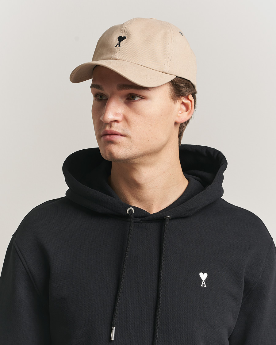 Herr | Hattar & kepsar | AMI | Black Heart Logo Cap Beige Taupe
