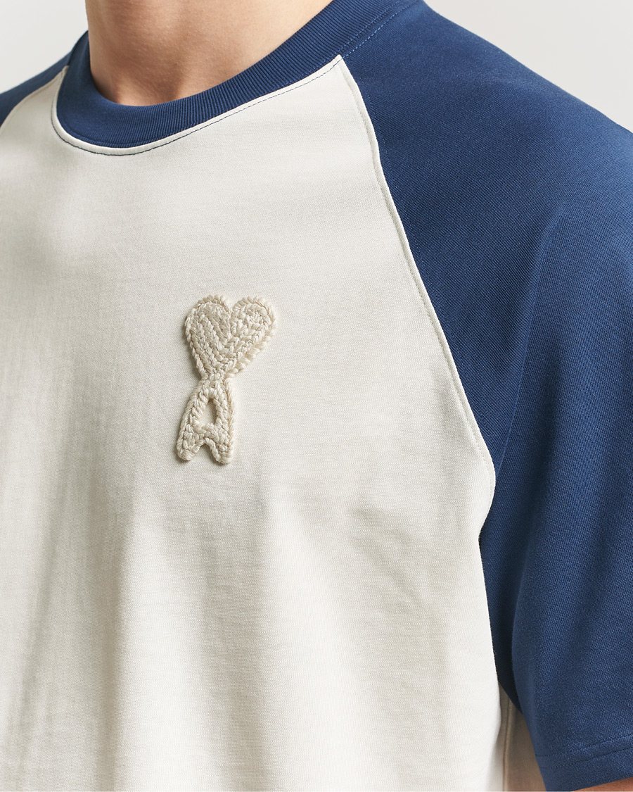 Herr | T-Shirts | AMI | Knitted Heart Logo T-Shirt Creme/Navy