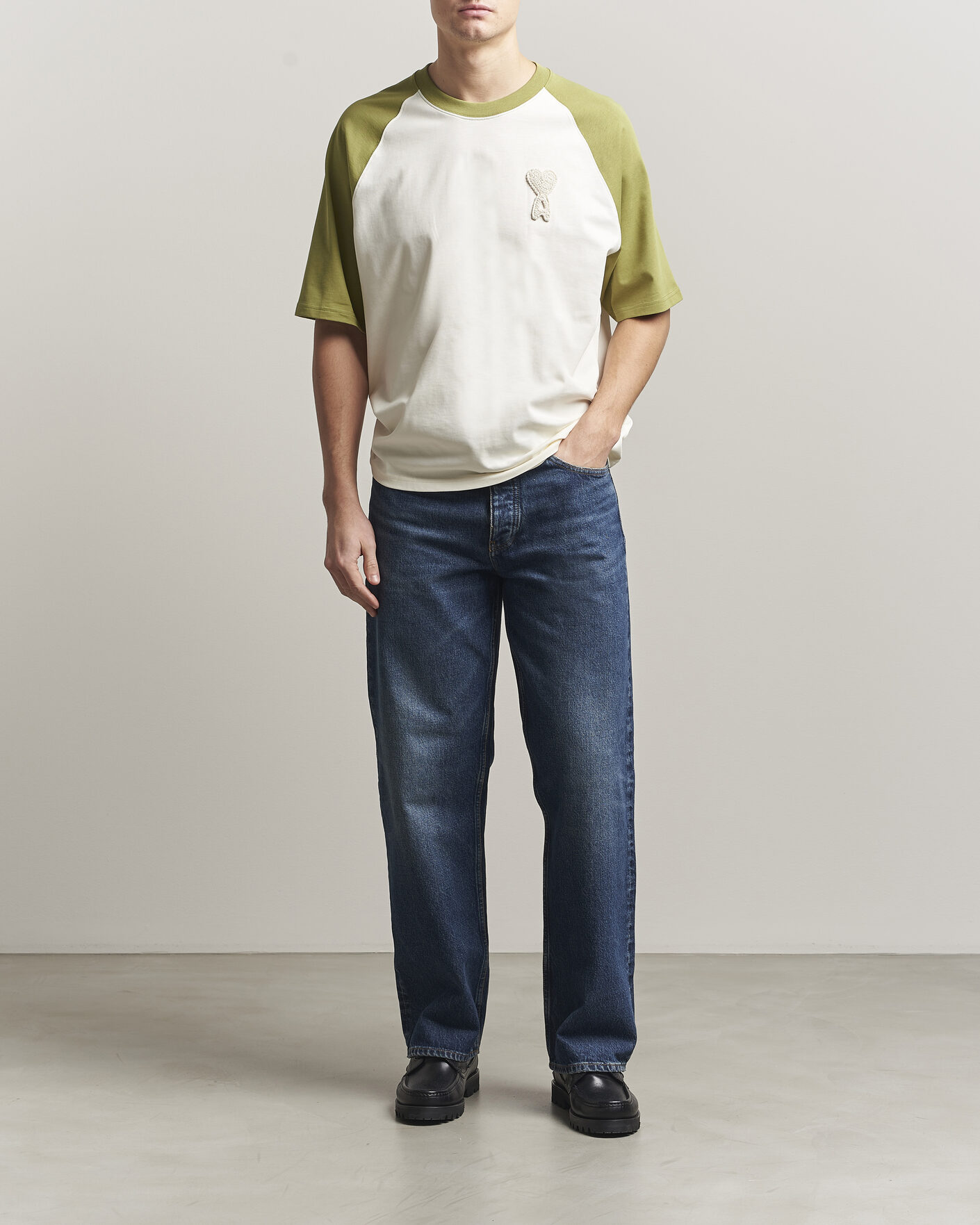 Herr | T-Shirts | AMI | Knitted Heart Logo T-Shirt Creme/Matcha