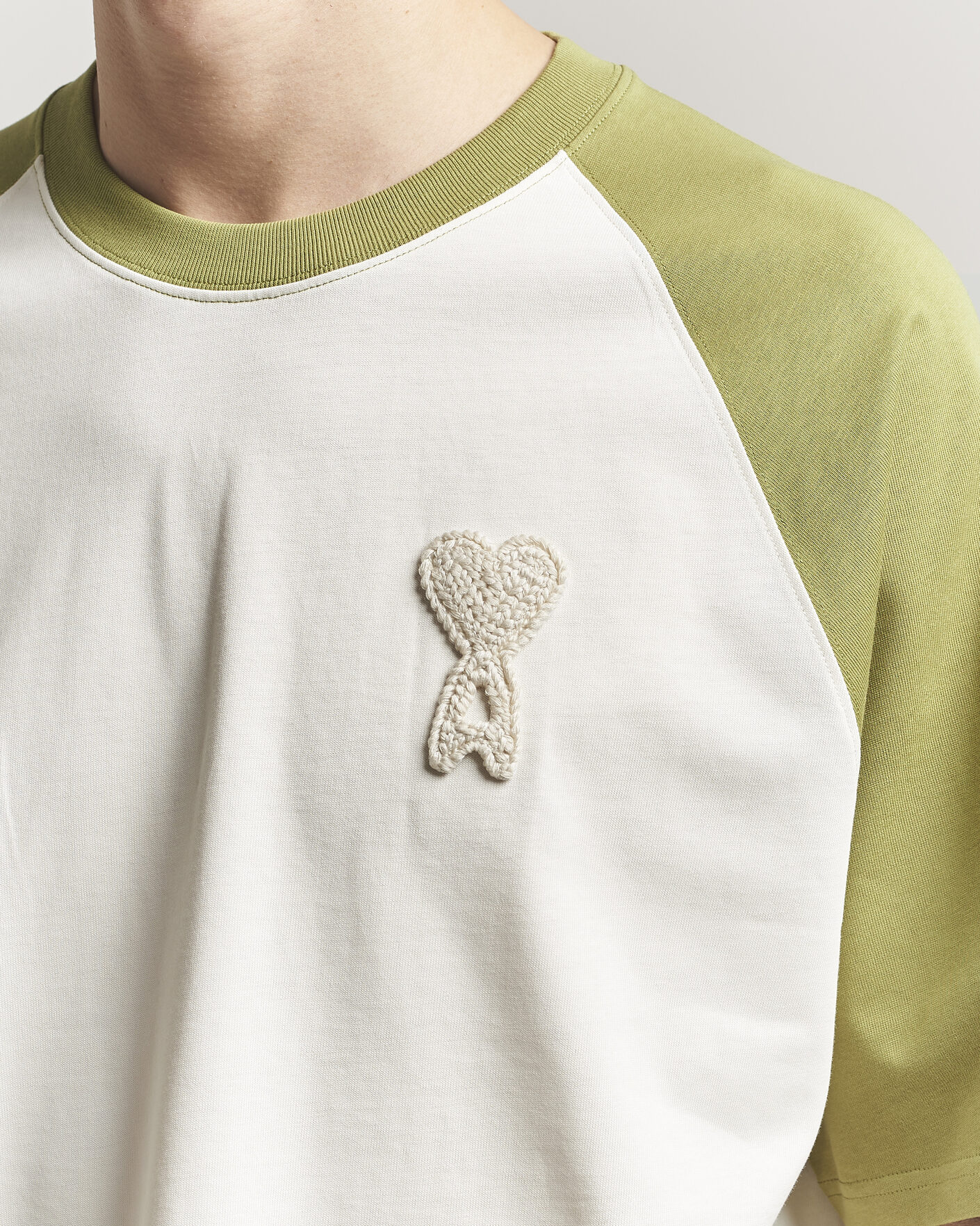 Herr | T-Shirts | AMI | Knitted Heart Logo T-Shirt Creme/Matcha