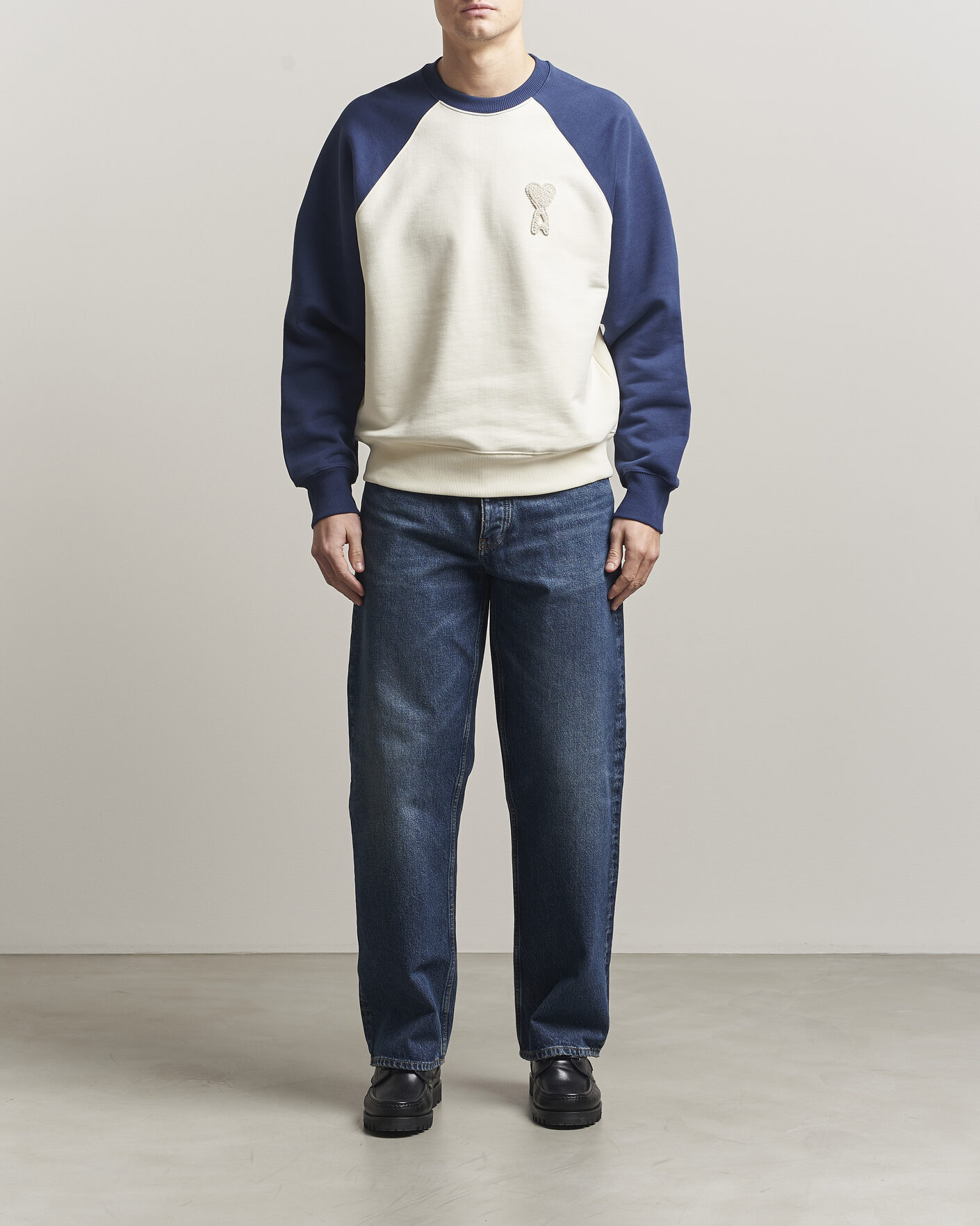 Herr | Tröjor | AMI | Knitted Heart Logo Sweatshirt Creme/Navy