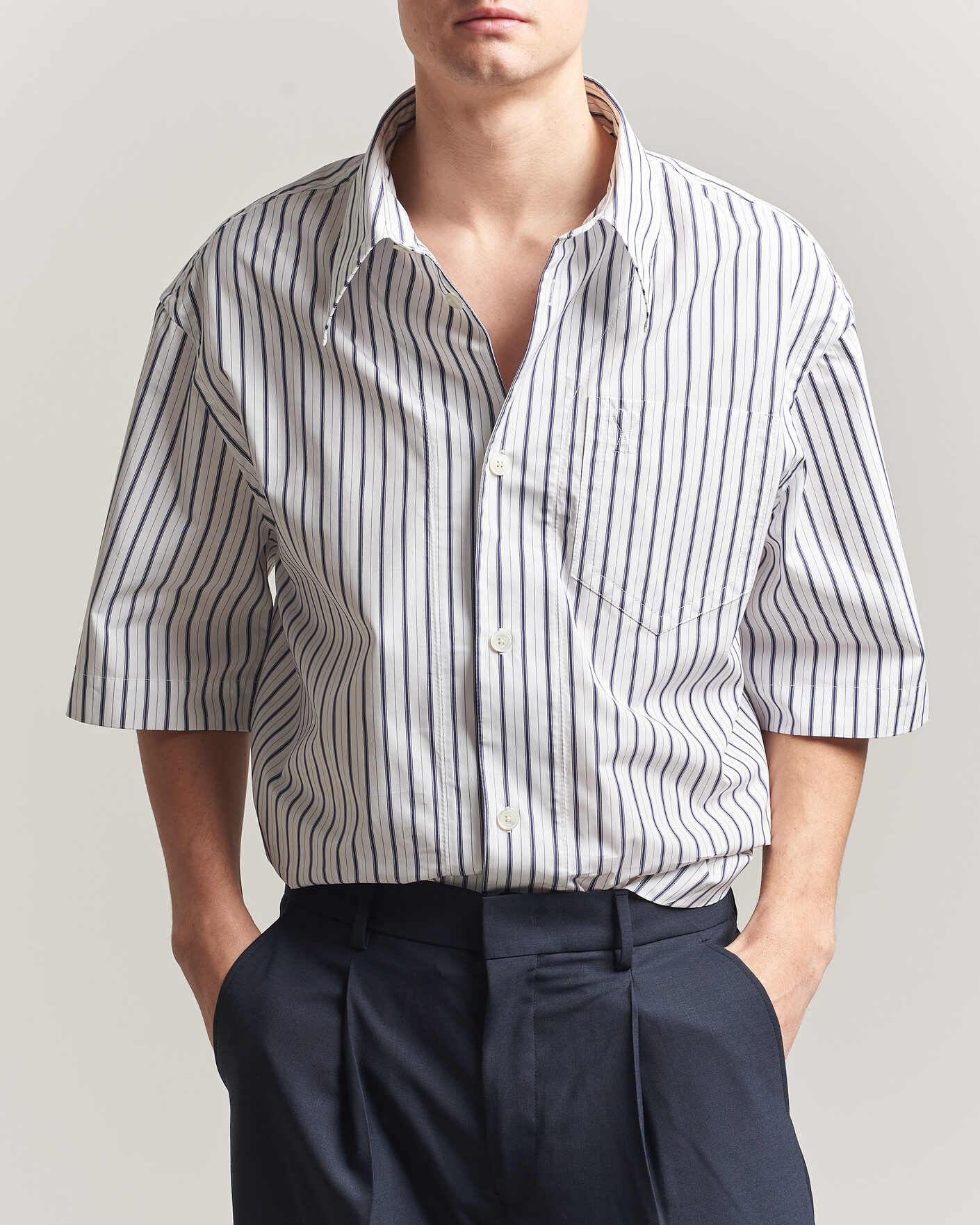 Herr | Skjortor | AMI | Short Sleeve Camp Collar Shirt White/Blue