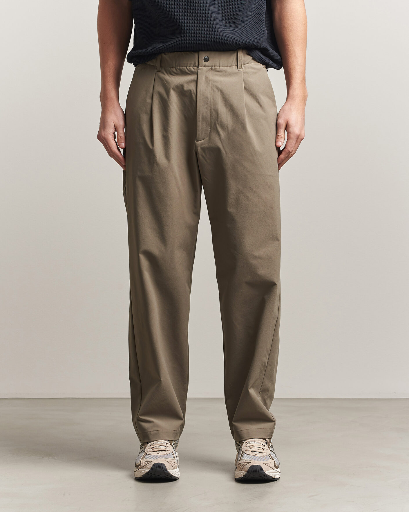 Herr | Byxor | Goldwin | Tapered Light Pants Sand