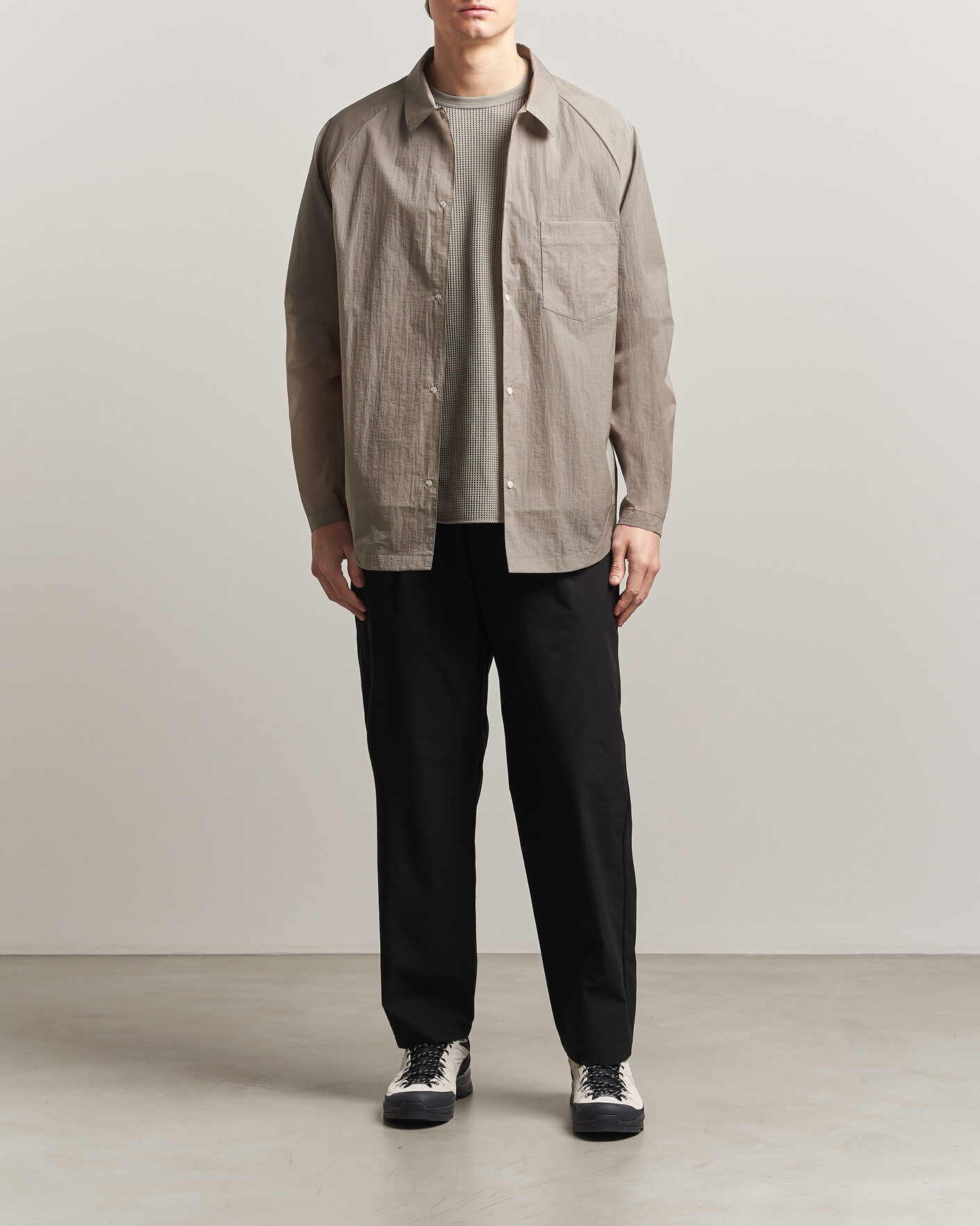 Herr | Skjortor | Goldwin | Nylon Wind Shirt Arid Beige