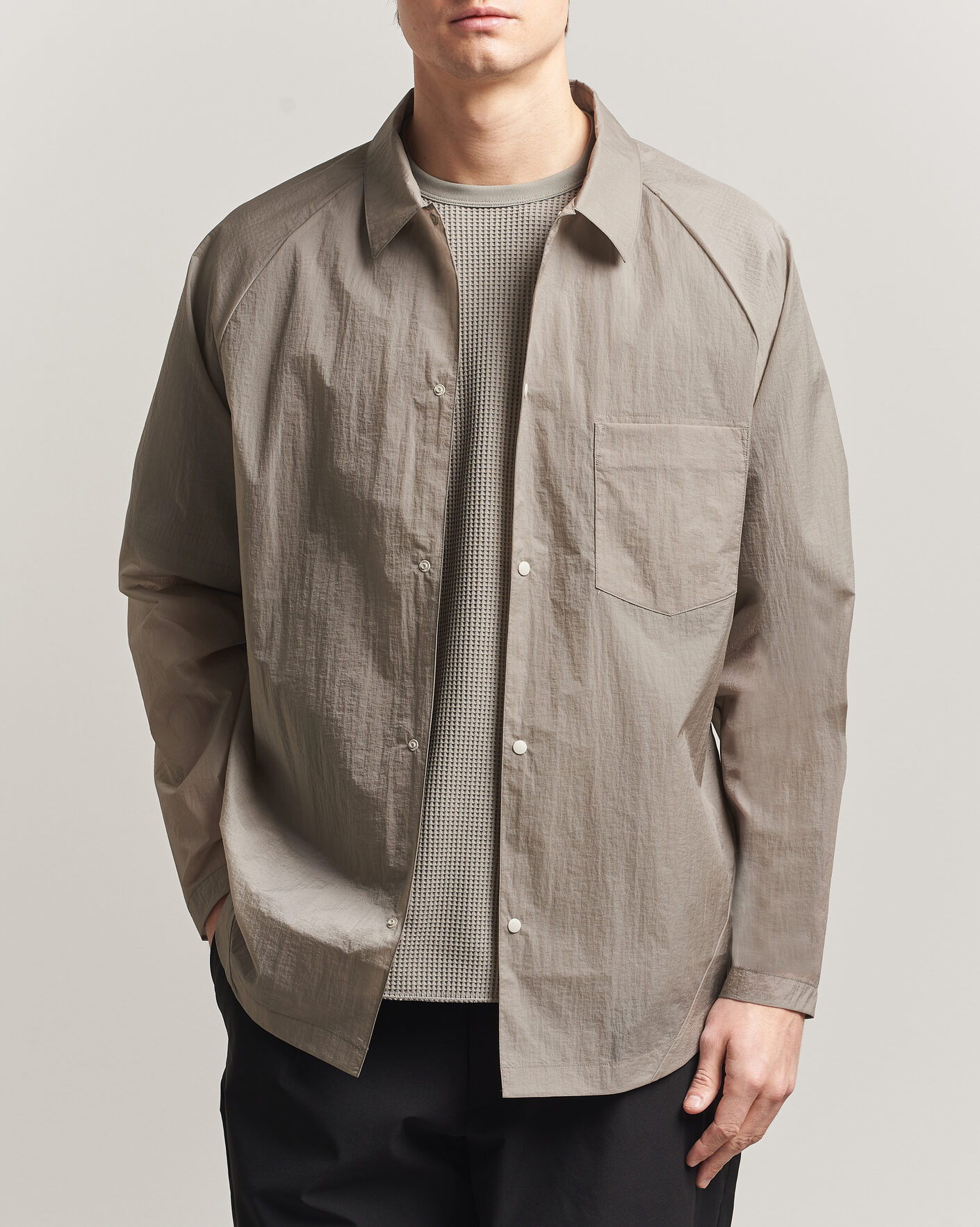 Herr | Skjortor | Goldwin | Nylon Wind Shirt Arid Beige