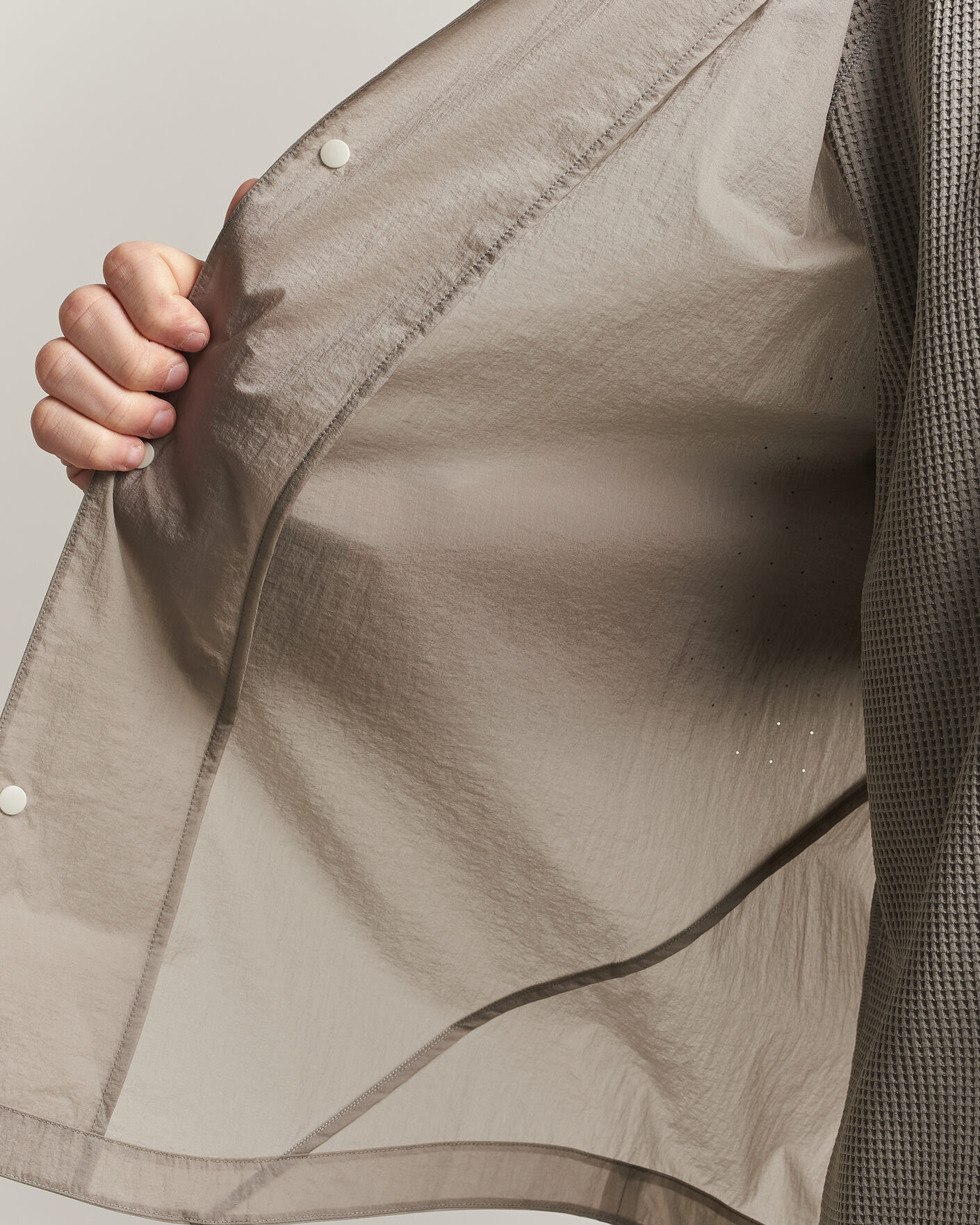 Herr | Skjortor | Goldwin | Nylon Wind Shirt Arid Beige