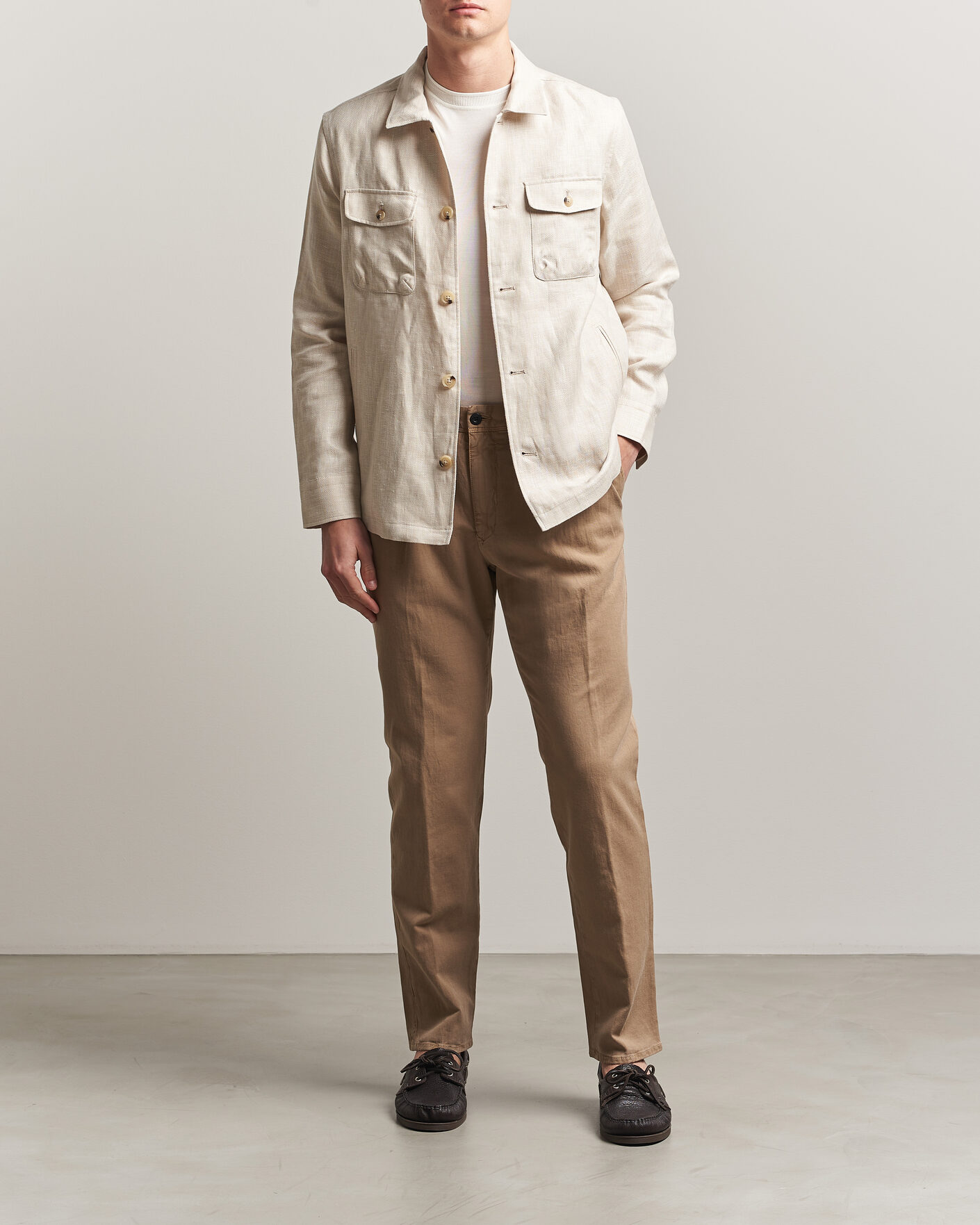Herr | Byxor | Incotex | Tapered Fit Pleated Linen Slacks Brown