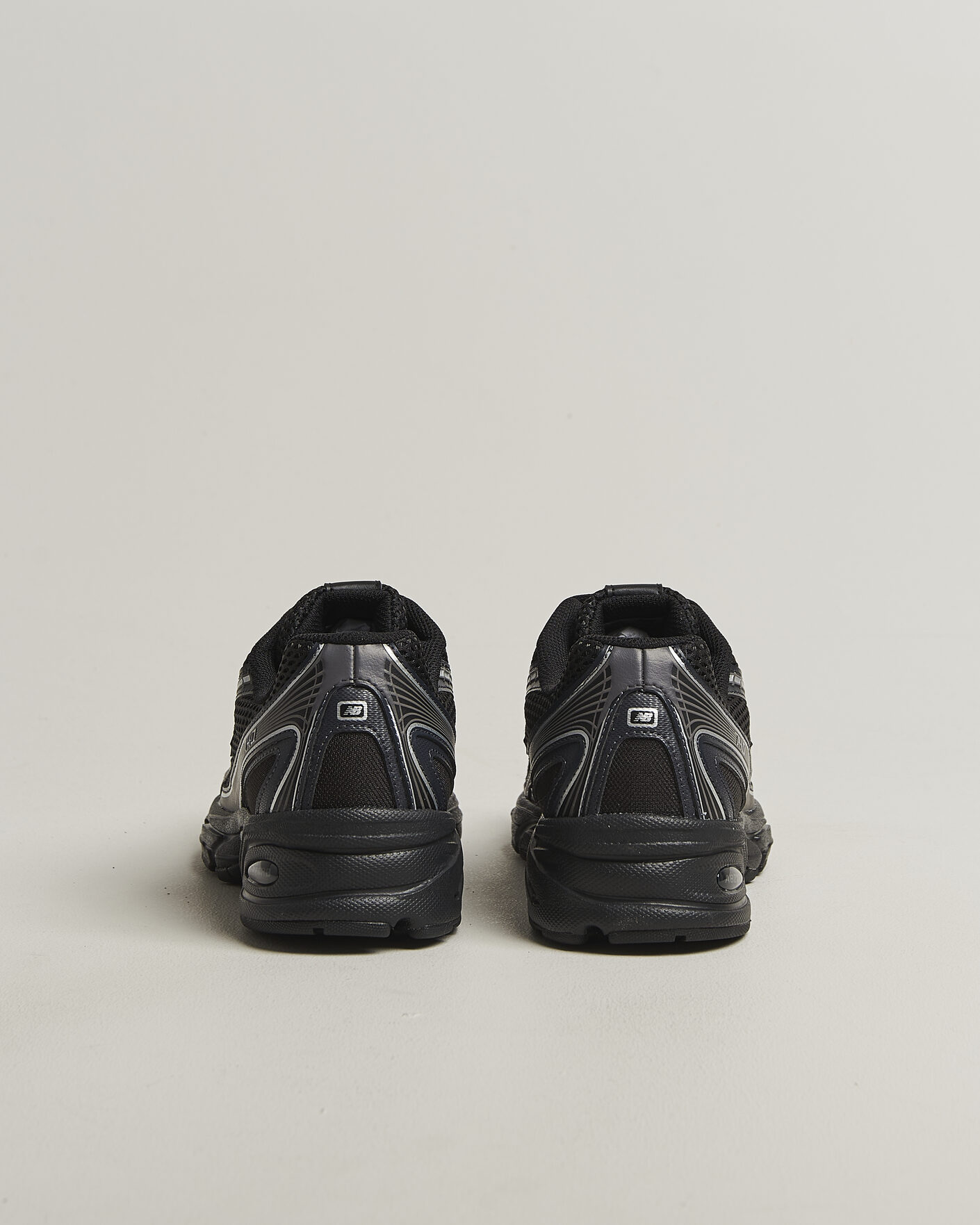 Herr | Sneakers | New Balance | 740 Sneakers Black