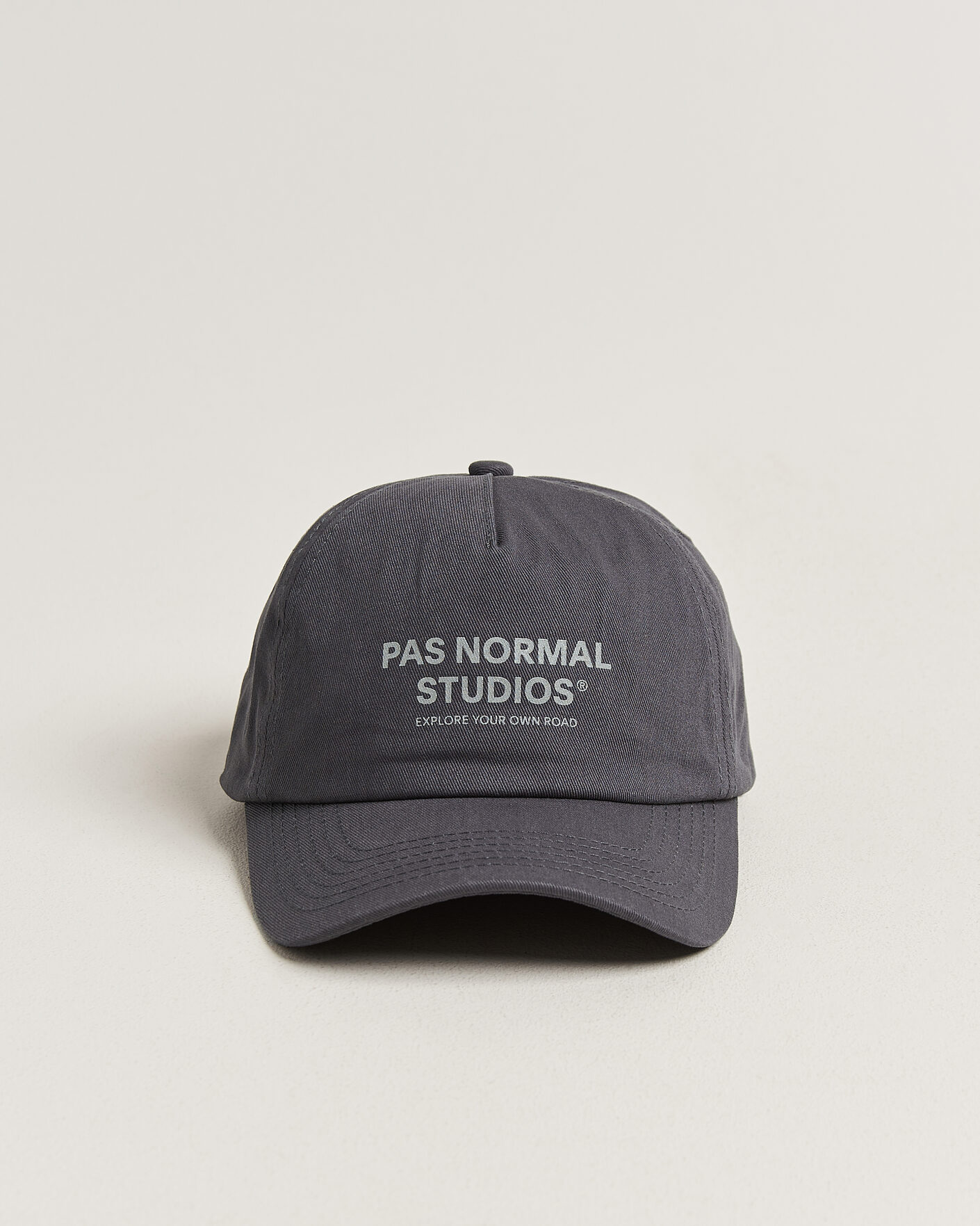 Herr | Hattar & kepsar | Pas Normal Studios | Off Race Cotton Cap Dark Navy