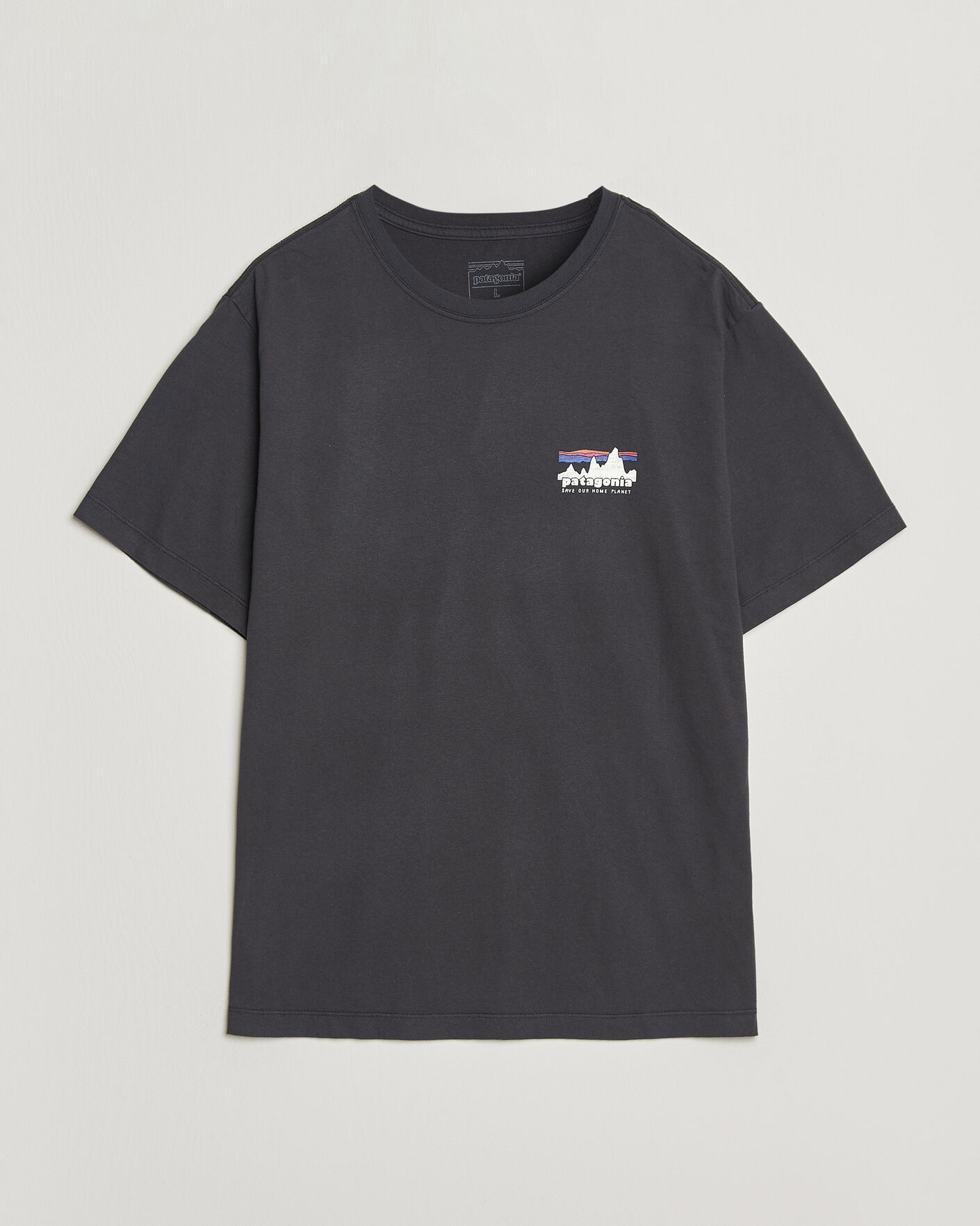 Herr | T-Shirts | Patagonia | 73 Skyline Logo T-Shirt Ink Black