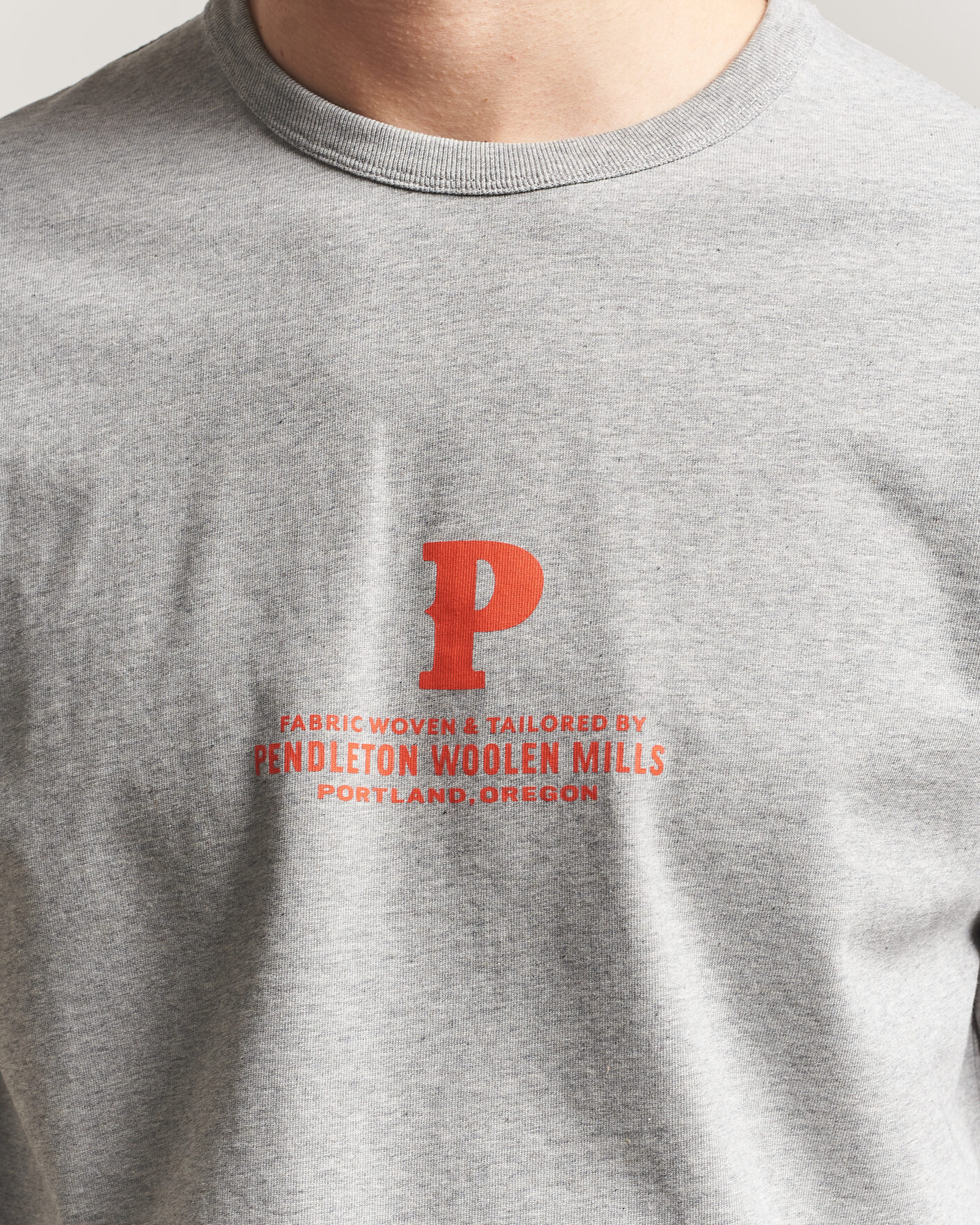 Herr | T-Shirts | Pendleton | Heavyweight P Tee Ash Heather Grey