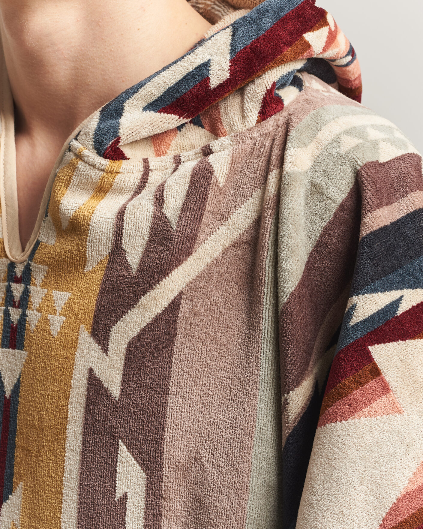 Herr | Pendleton Jacquard Hooded Towel White Sands Tan | Pendleton | Jacquard Hooded Towel White Sands Tan