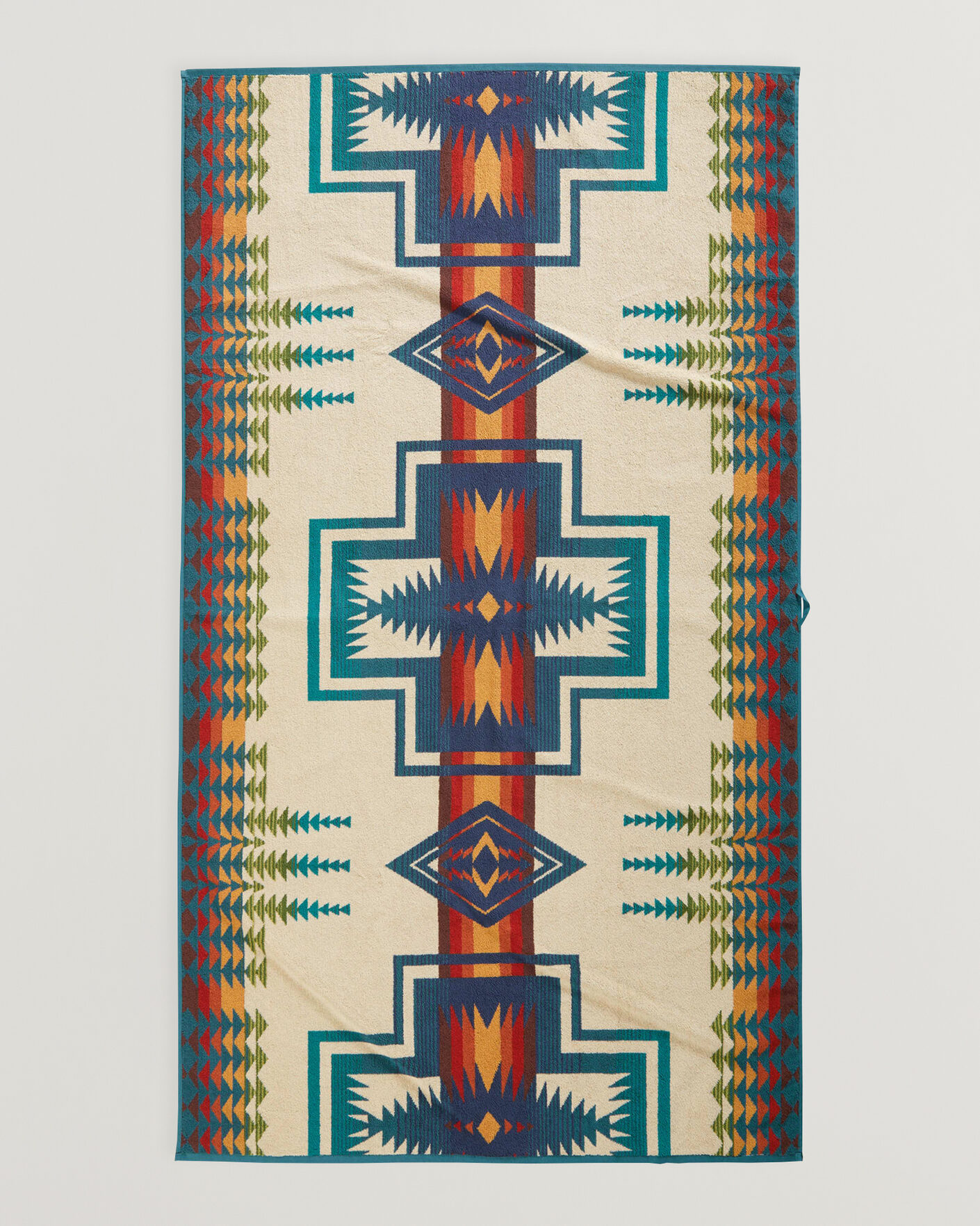 Herr | Textilier | Pendleton | Oversized Jacquard Spa Towel Century Harding